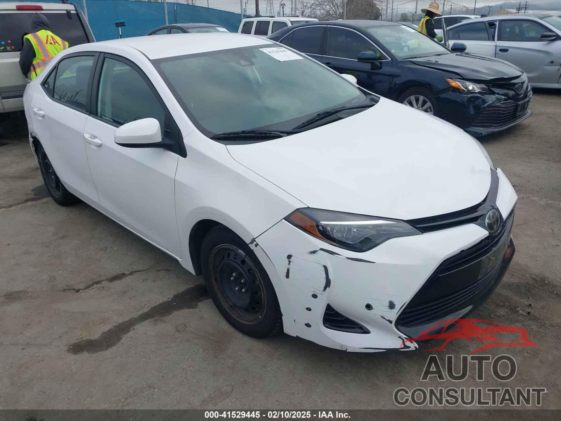 TOYOTA COROLLA 2018 - 5YFBURHE2JP793214