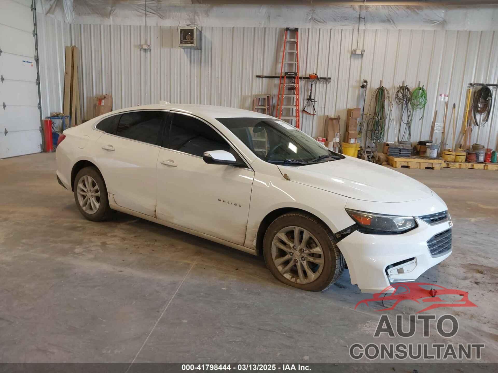 CHEVROLET MALIBU 2017 - 1G1ZE5ST1HF104821
