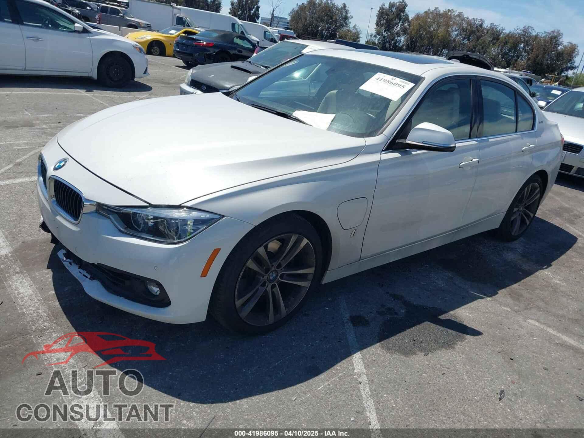 BMW 330E 2017 - WBA8E1C59HK480456