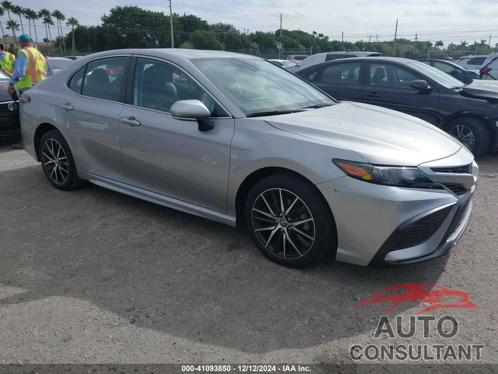 TOYOTA CAMRY 2022 - 4T1T11AK8NU689300