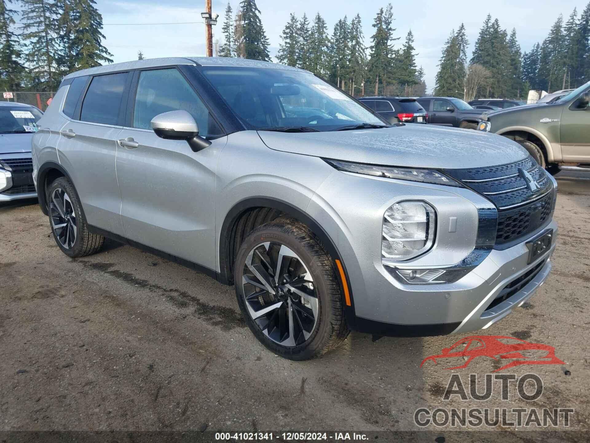 MITSUBISHI OUTLANDER 2024 - JA4J4VA81RZ080793