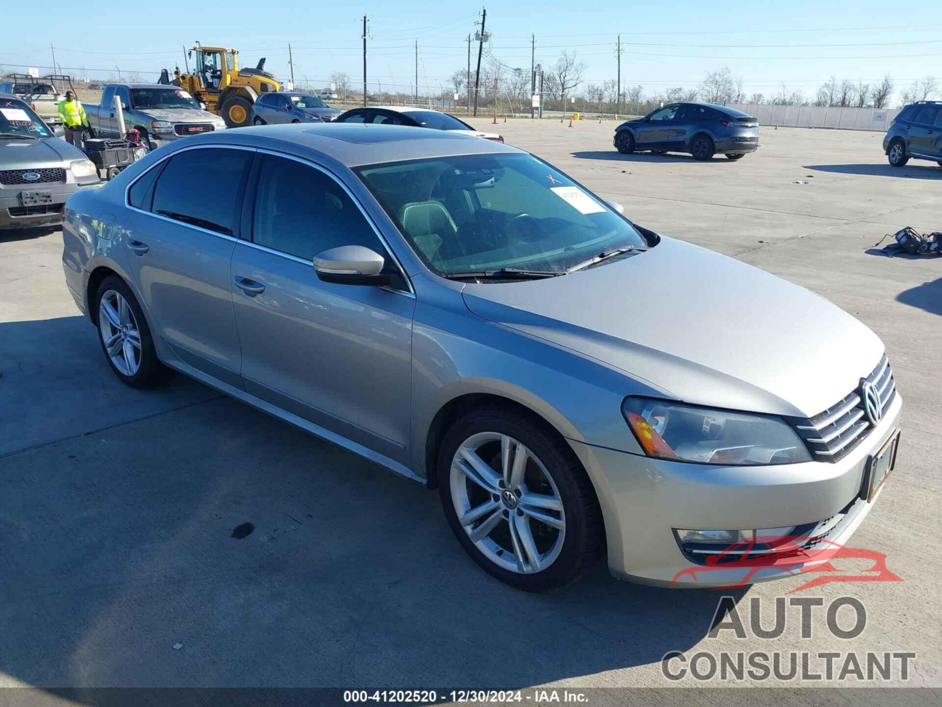 VOLKSWAGEN PASSAT 2013 - 1VWCN7A31DC036166
