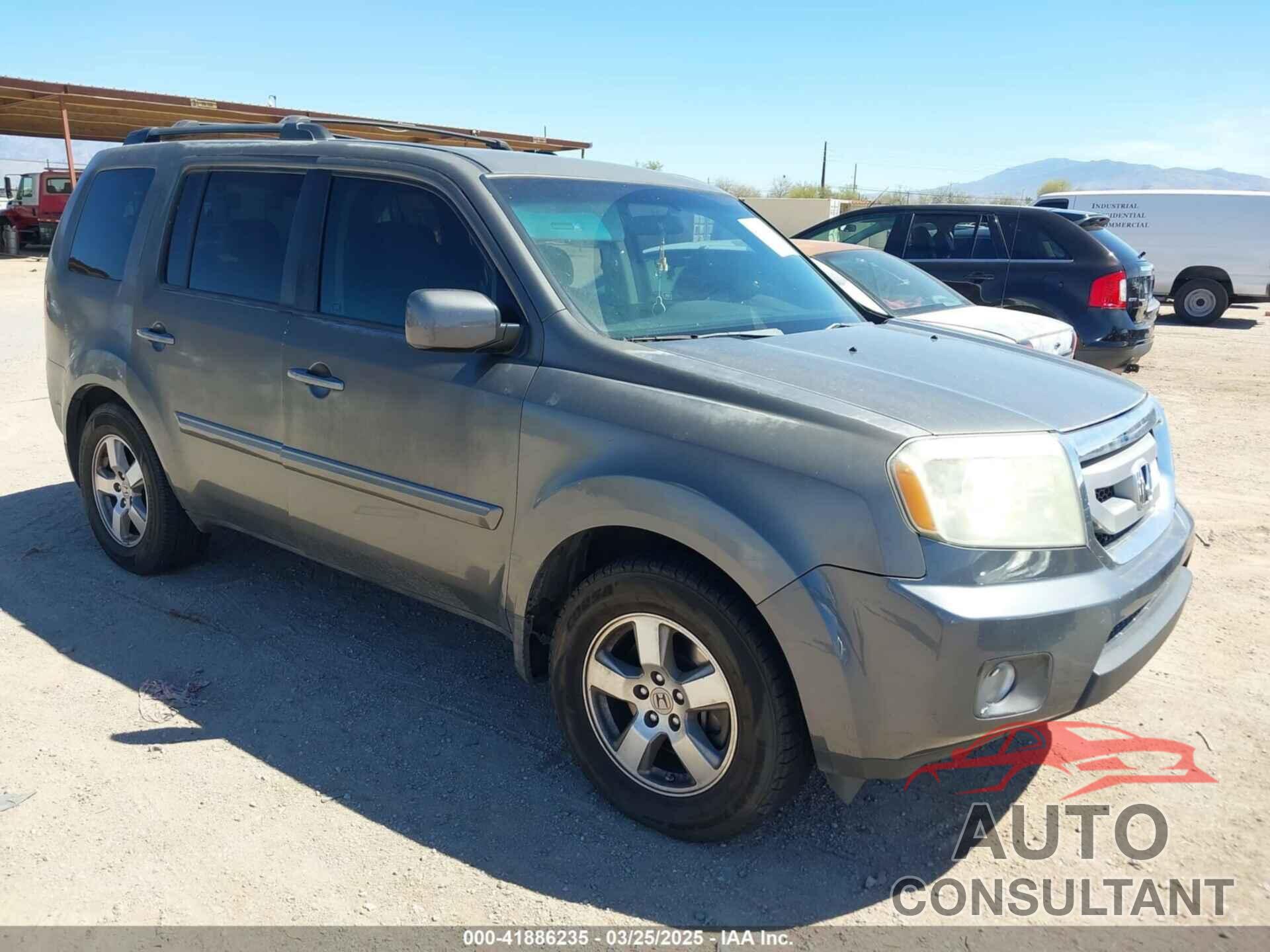 HONDA PILOT 2011 - 5FNYF4H48BB001546