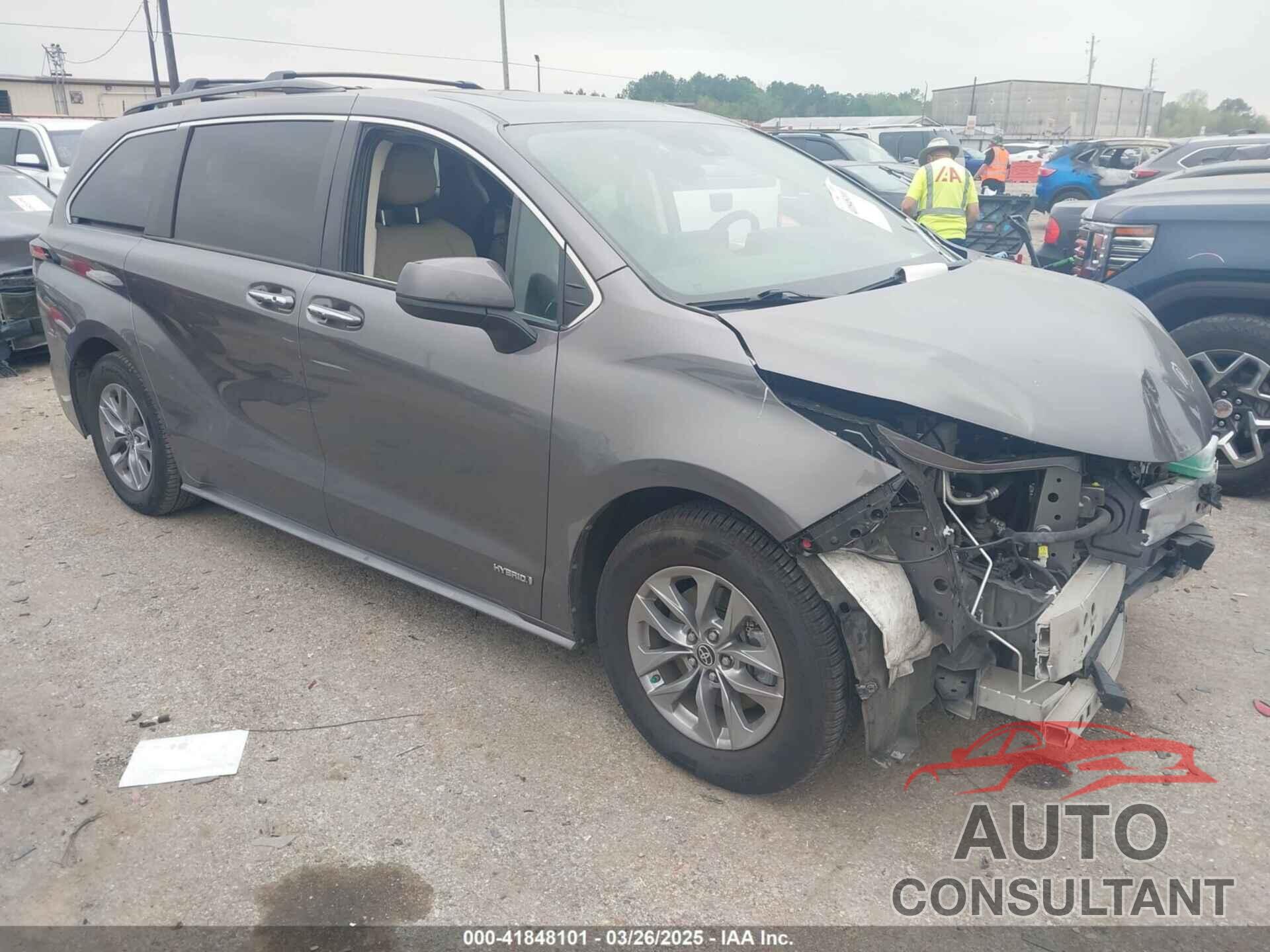 TOYOTA SIENNA 2021 - 5TDYRKEC7MS051604