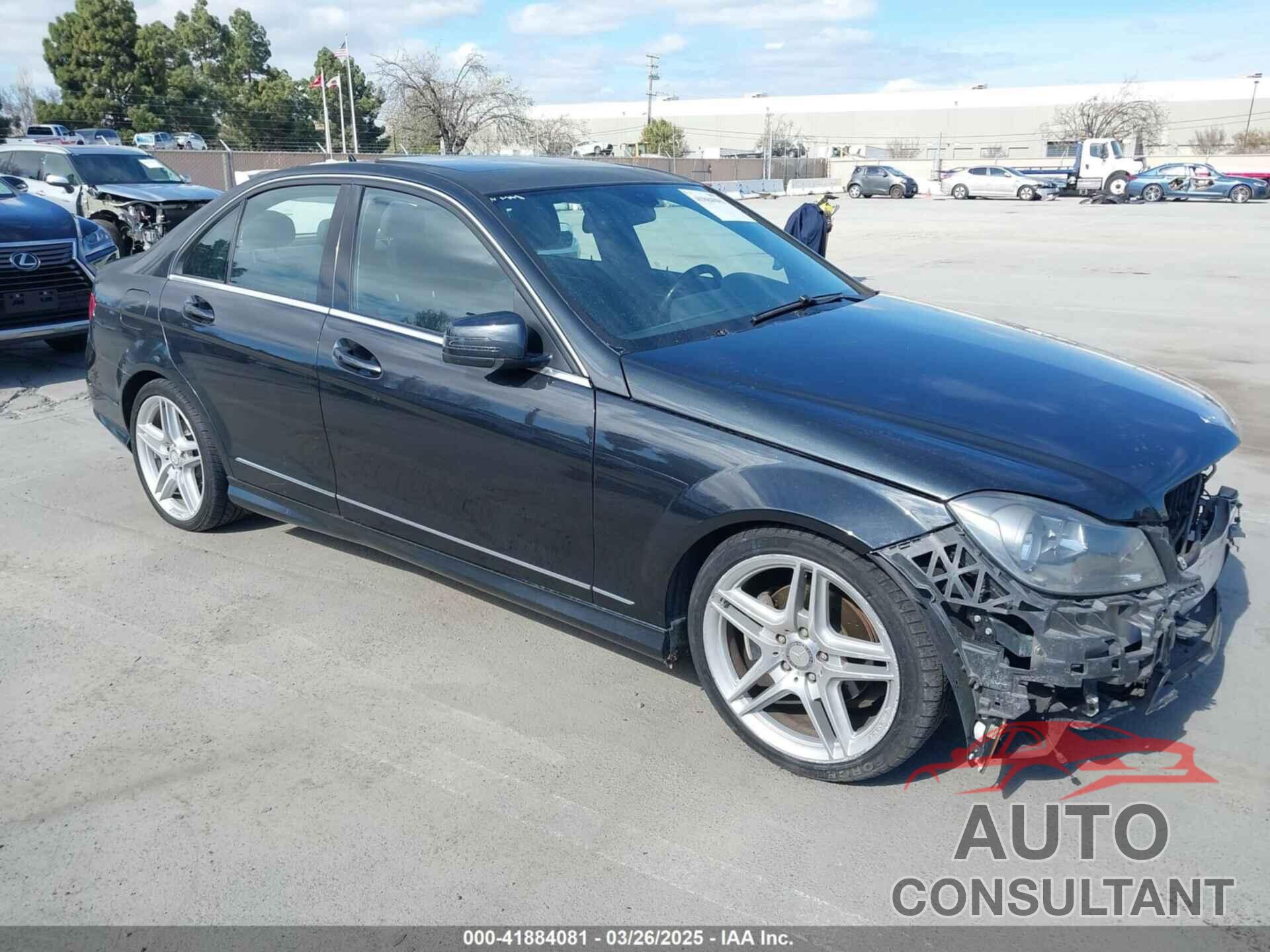 MERCEDES-BENZ C 300 2012 - WDDGF8BB4CR206969