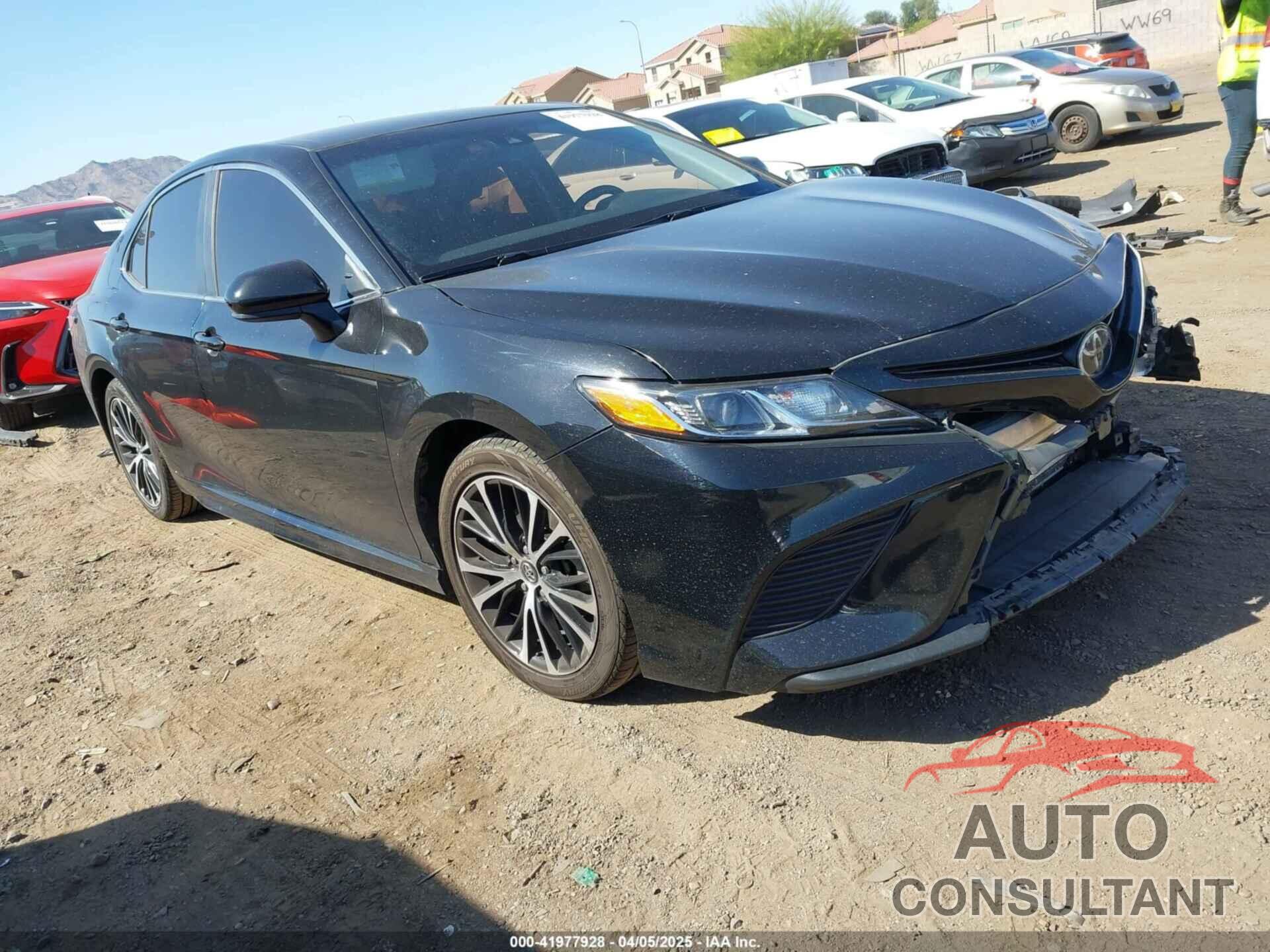 TOYOTA CAMRY 2018 - 4T1B11HK3JU592131