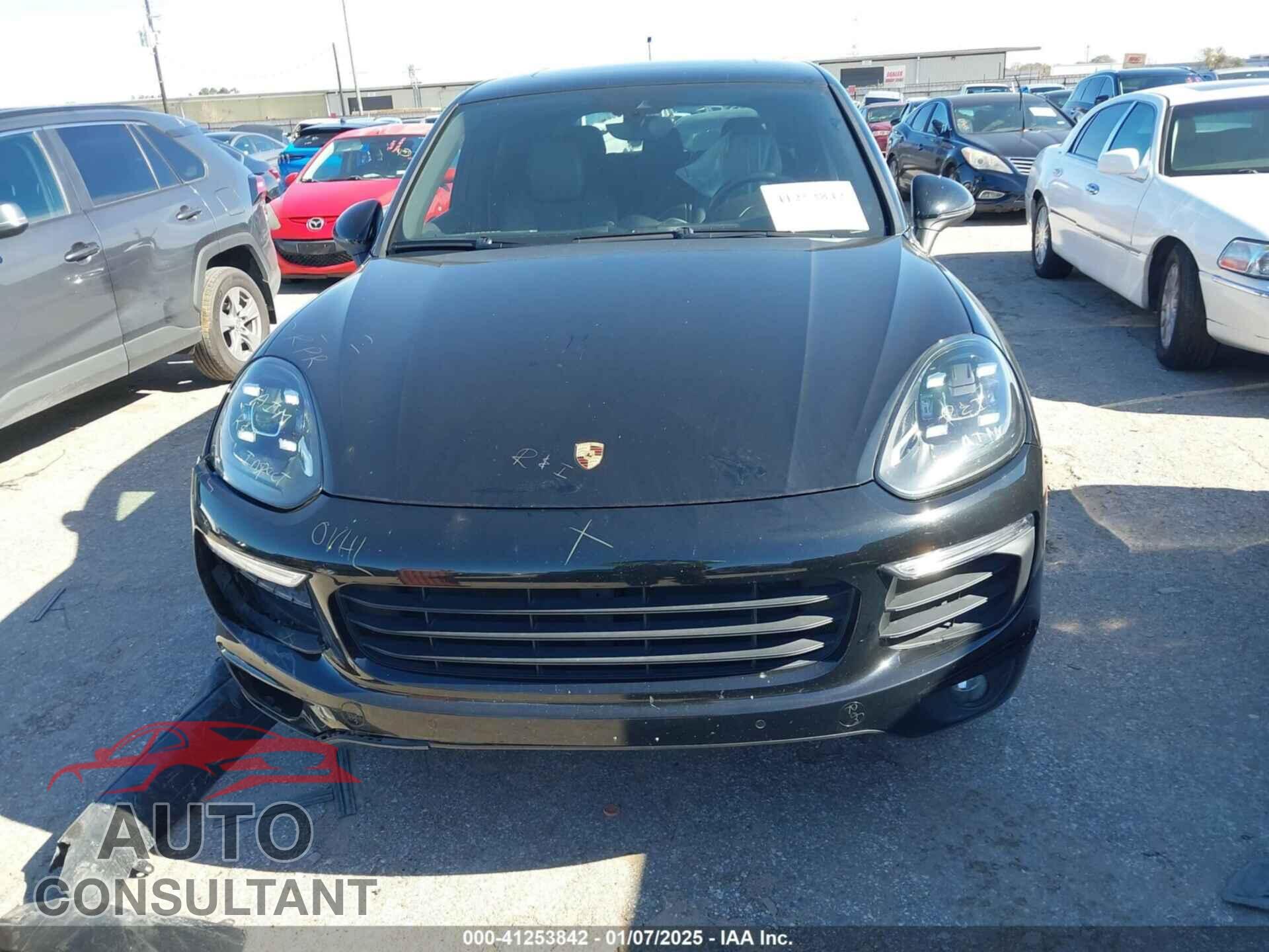 PORSCHE CAYENNE 2016 - WP1AA2A24GKA15837