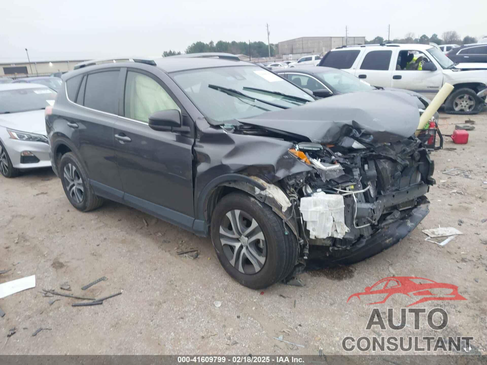 TOYOTA RAV4 2017 - JTMZFREV8HJ107835
