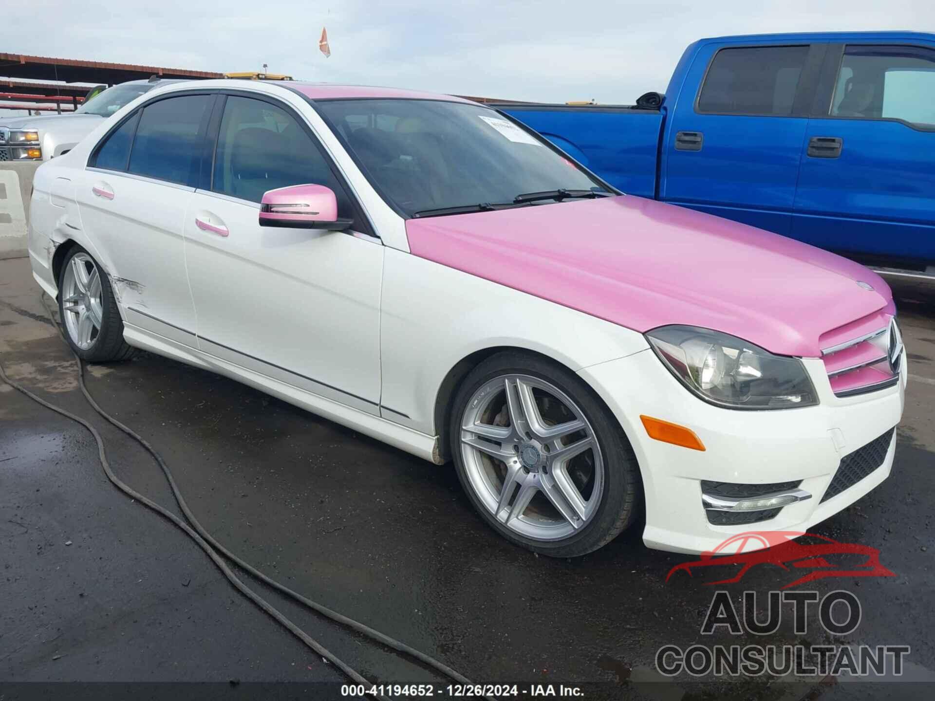 MERCEDES-BENZ C 300 2013 - WDDGF8AB9DR267124