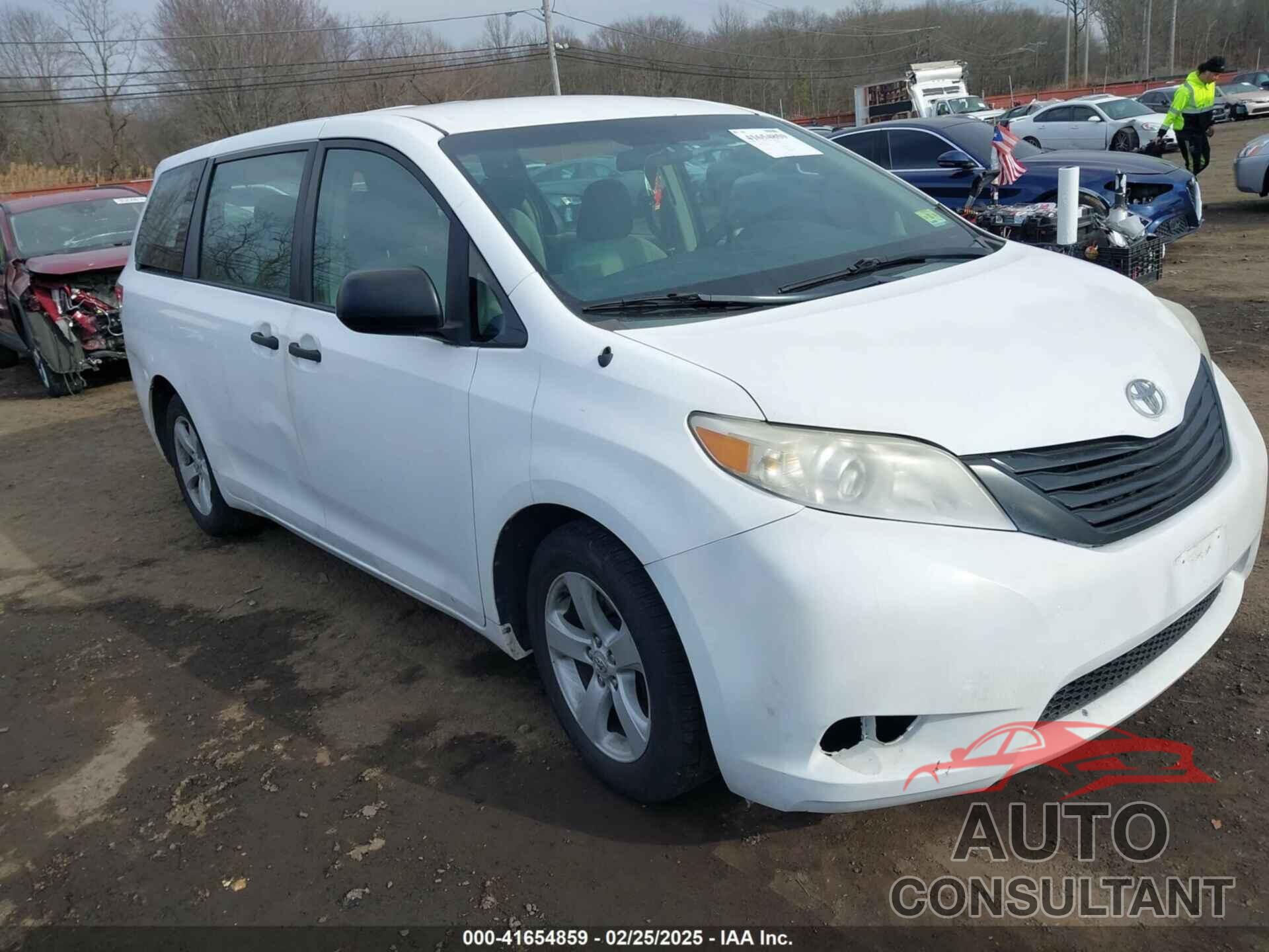 TOYOTA SIENNA 2011 - 5TDZK3DC3BS058823