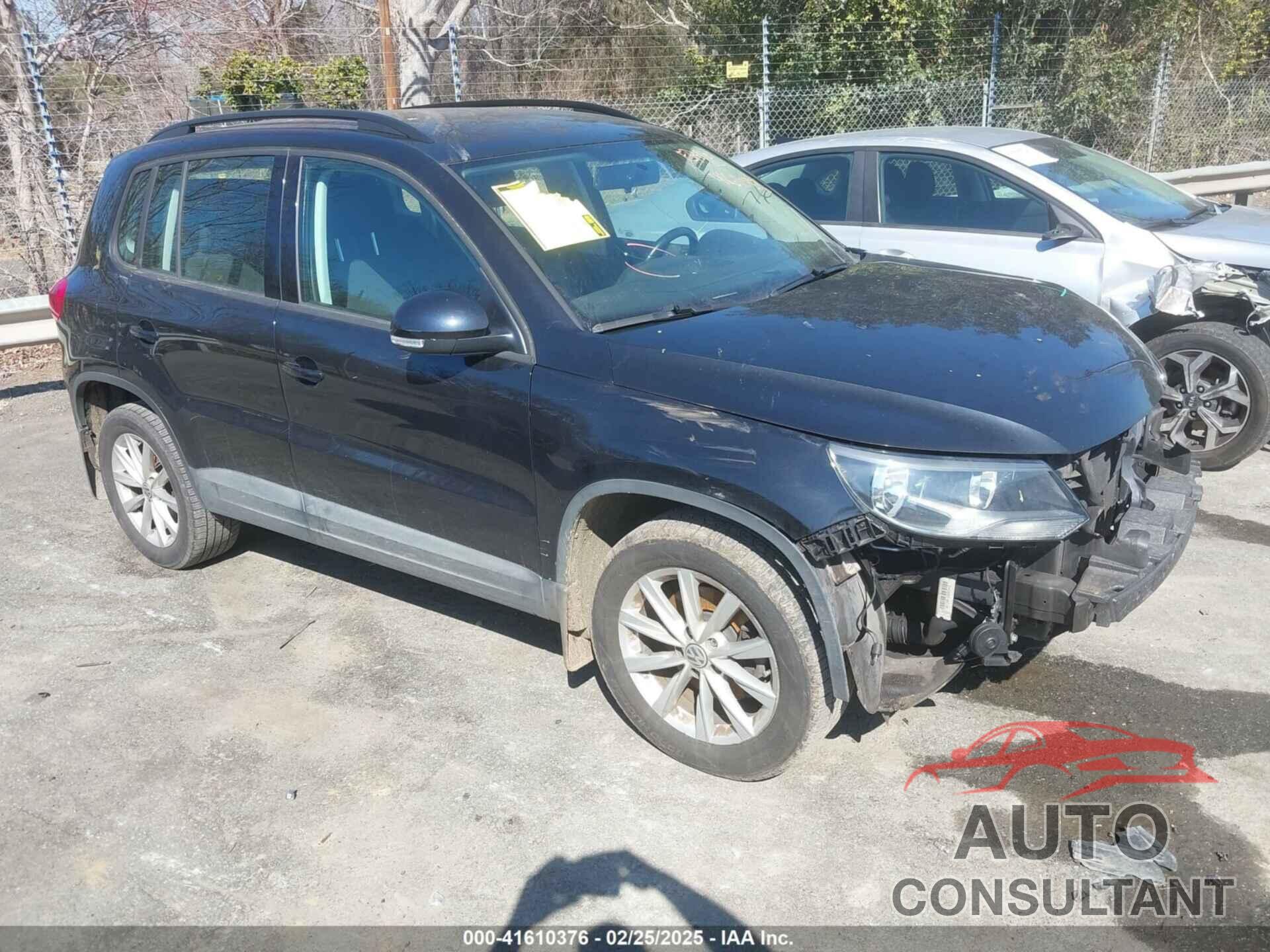 VOLKSWAGEN TIGUAN 2017 - WVGBV7AX3HK053429