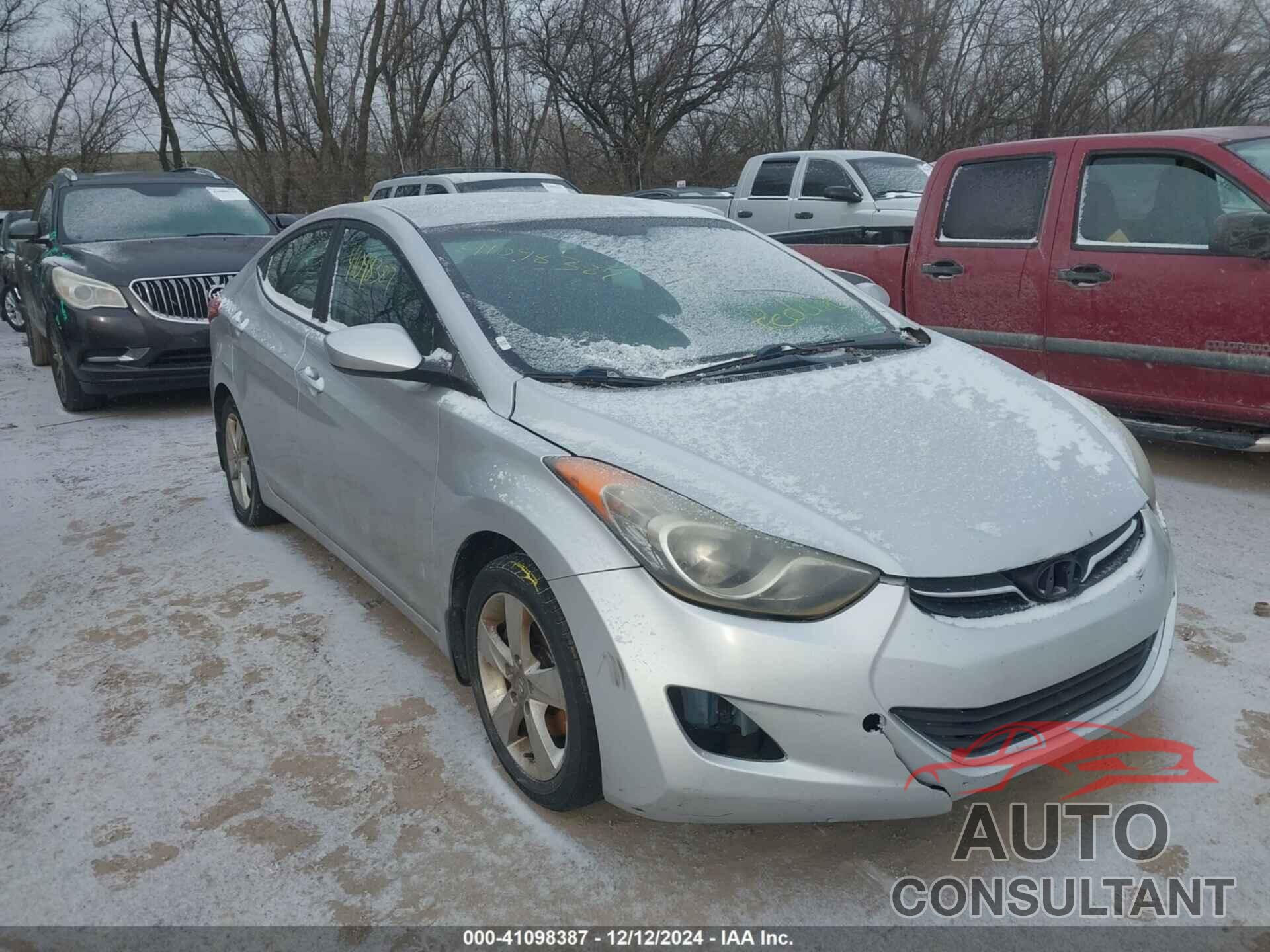 HYUNDAI ELANTRA 2011 - KMHDH4AE7BU140176