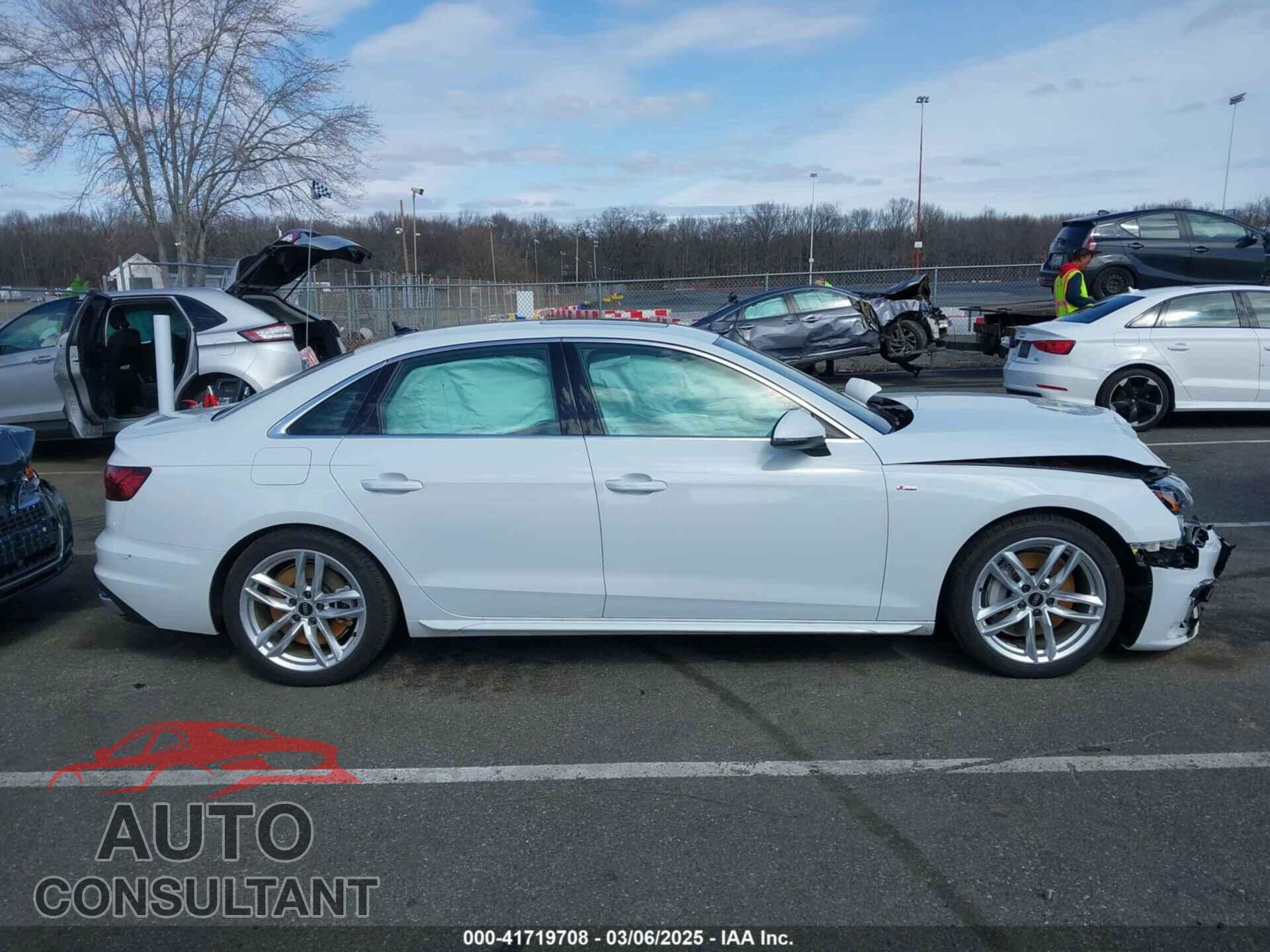 AUDI A4 2023 - WAUDAAF40PN010696