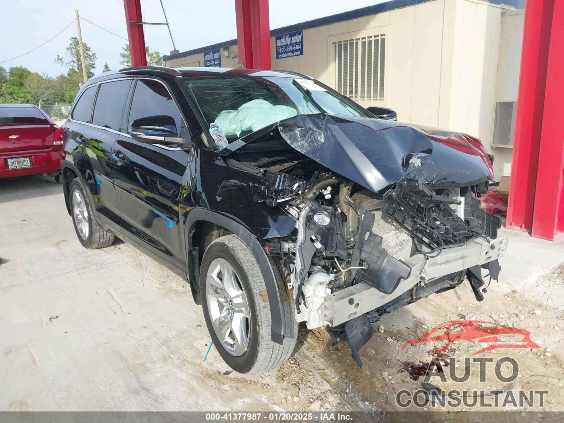 TOYOTA HIGHLANDER 2019 - 5TDDZRFH6KS745778