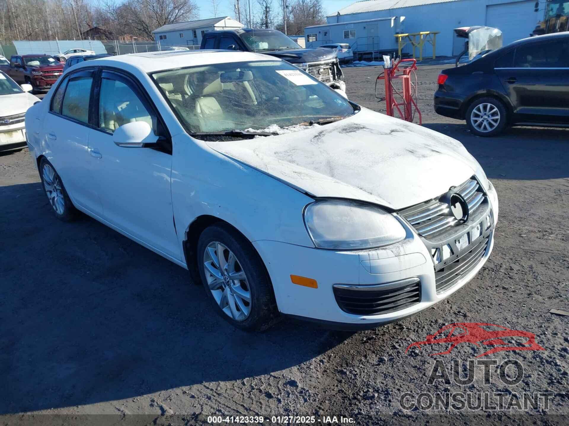 VOLKSWAGEN JETTA 2010 - 3VWRZ7AJ1AM150093