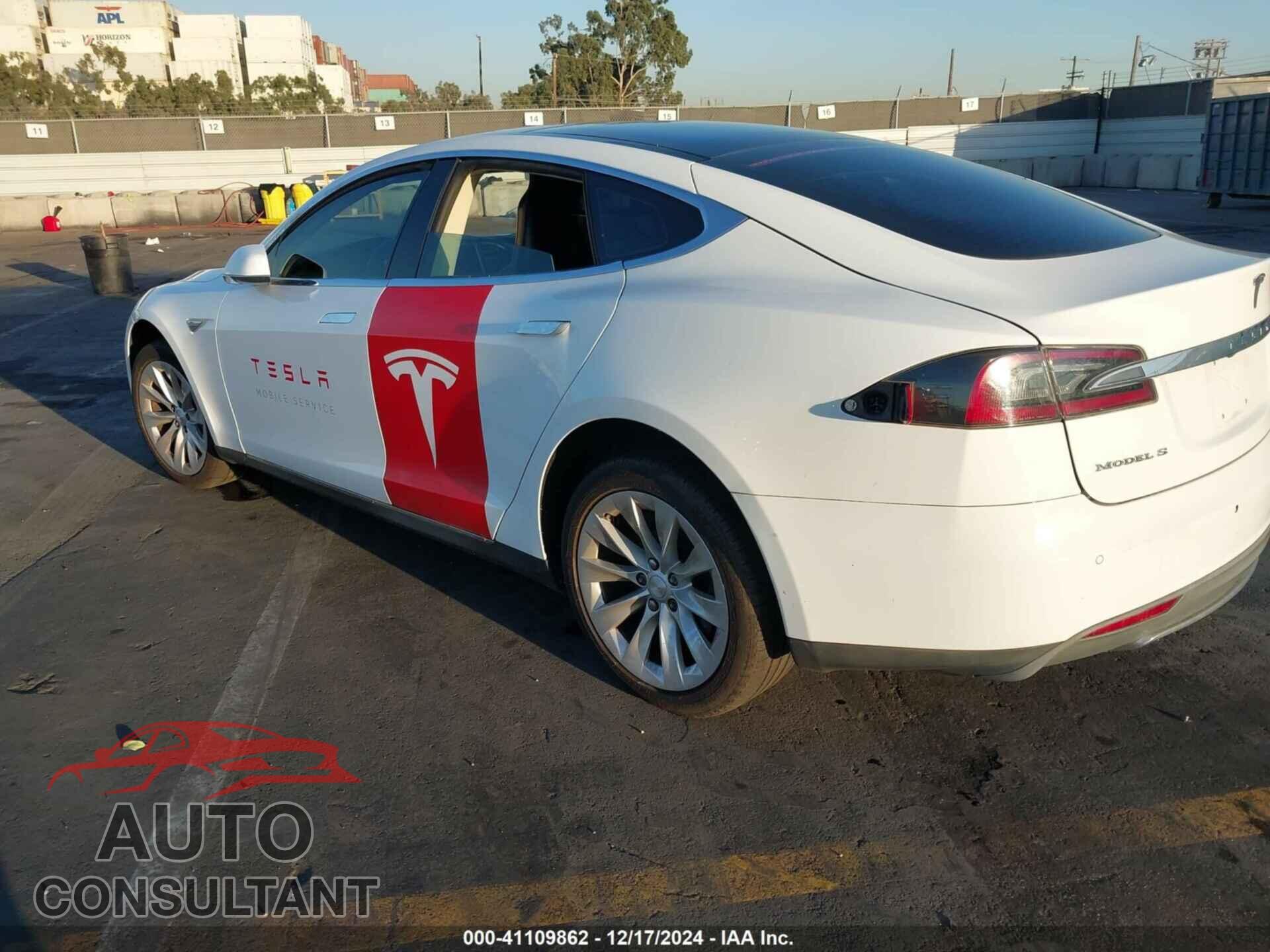 TESLA MODEL S 2013 - 5YJSA1DN5DFP27711