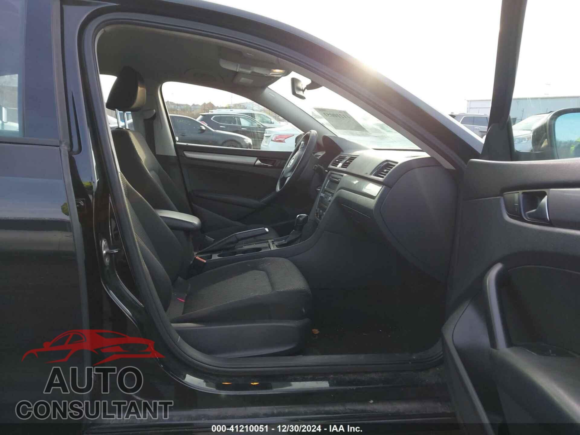 VOLKSWAGEN PASSAT 2014 - 1VWAP7A36EC009760