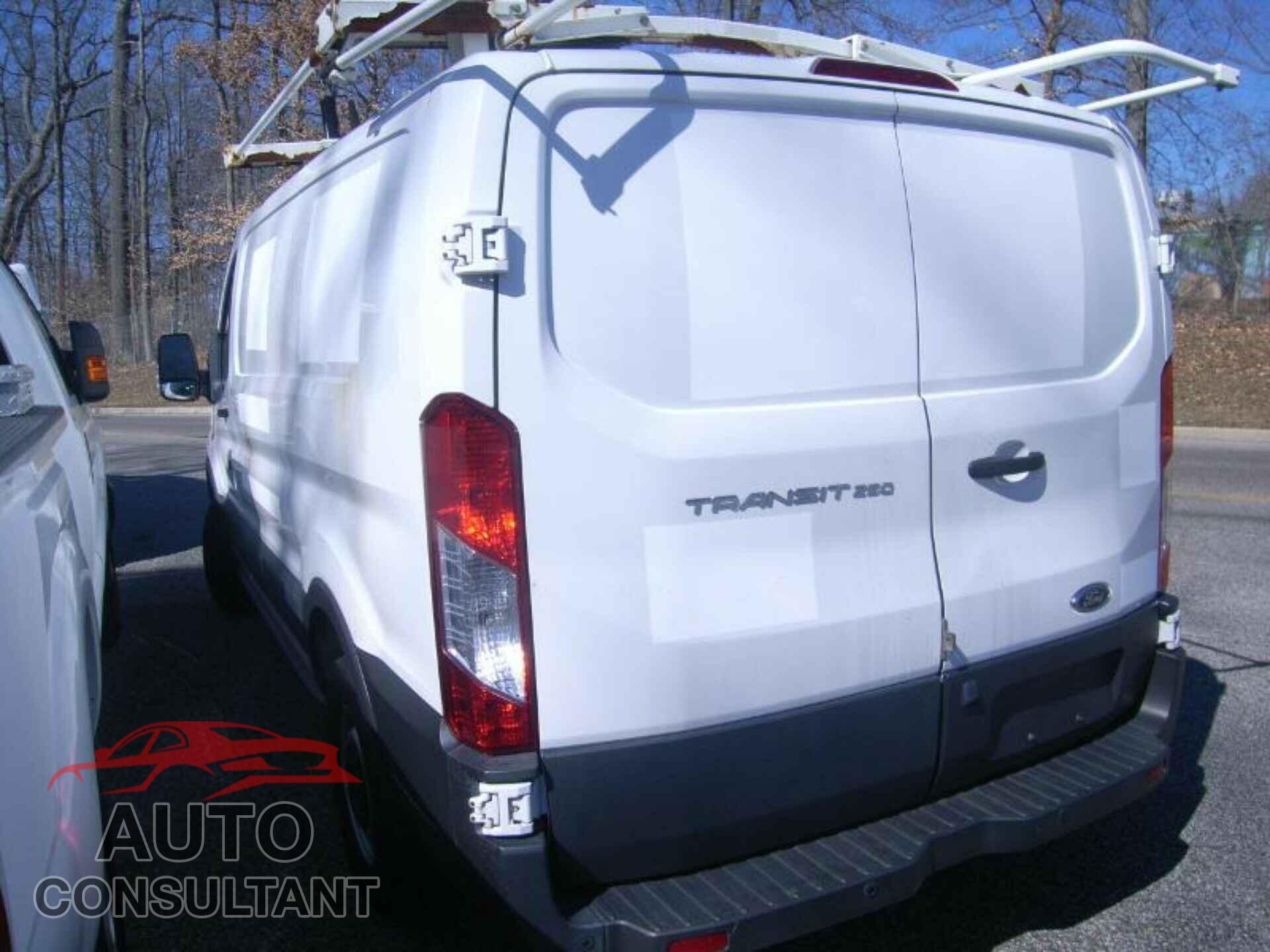FORD TRANSIT-250 2017 - 1FTYR1YM9HKB33247