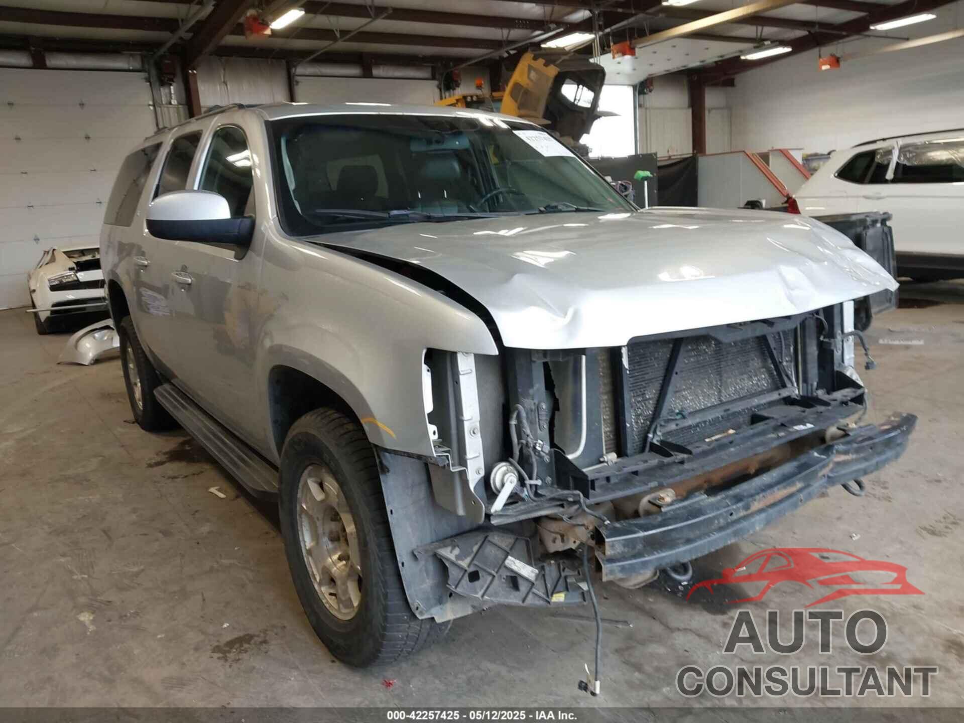 CHEVROLET SUBURBAN 1500 2013 - 1GNSKJE78DR270665