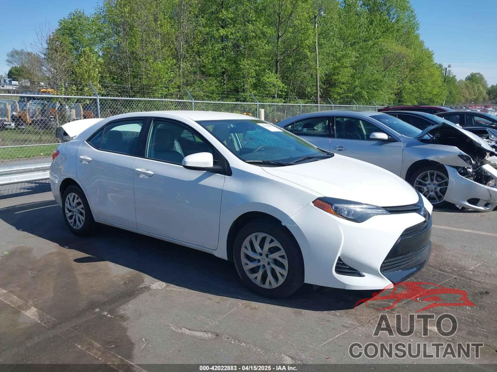 TOYOTA COROLLA 2018 - 5YFBURHE2JP740285