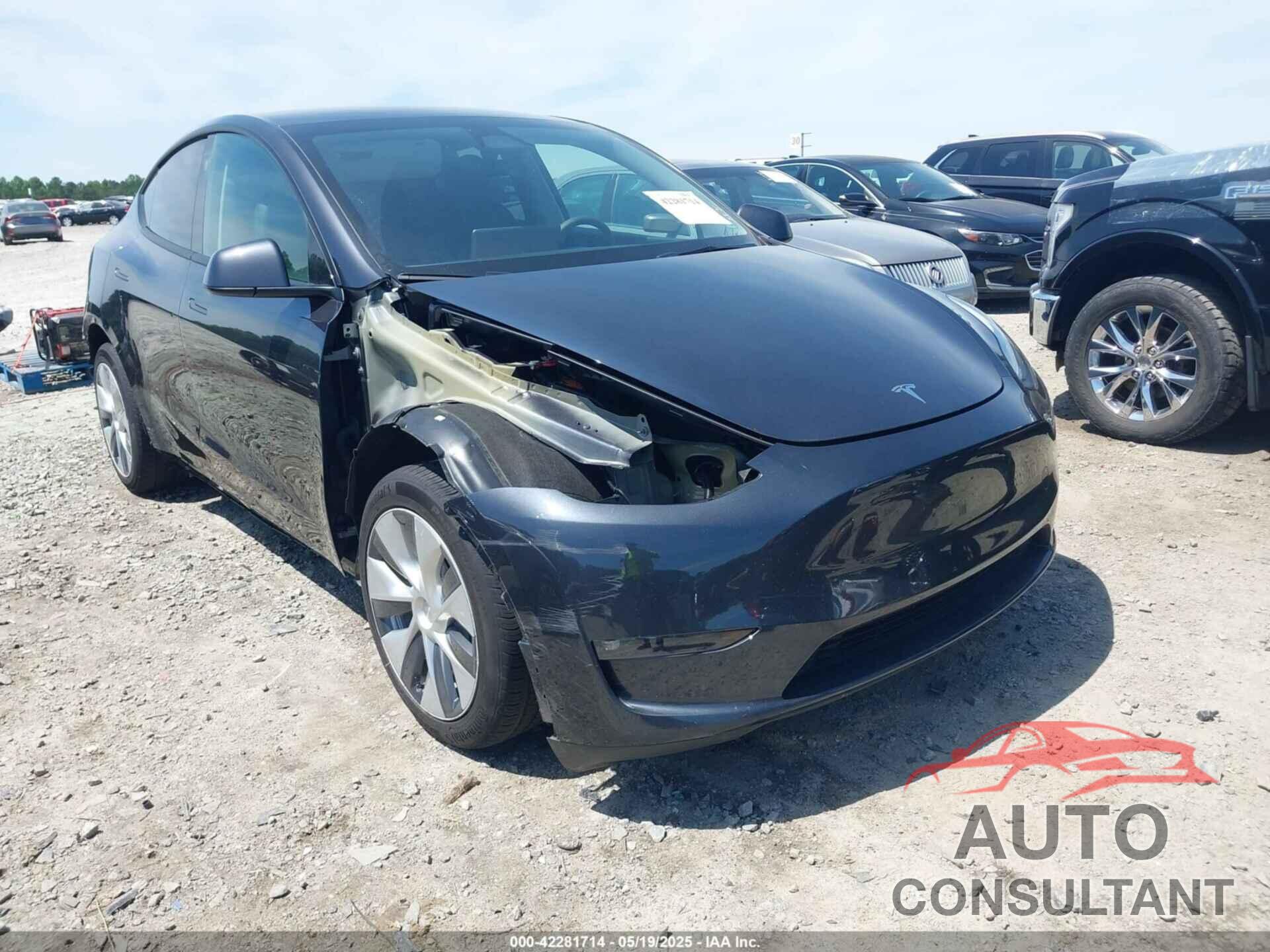 TESLA MODEL Y 2024 - 7SAYGAEEXRF092728