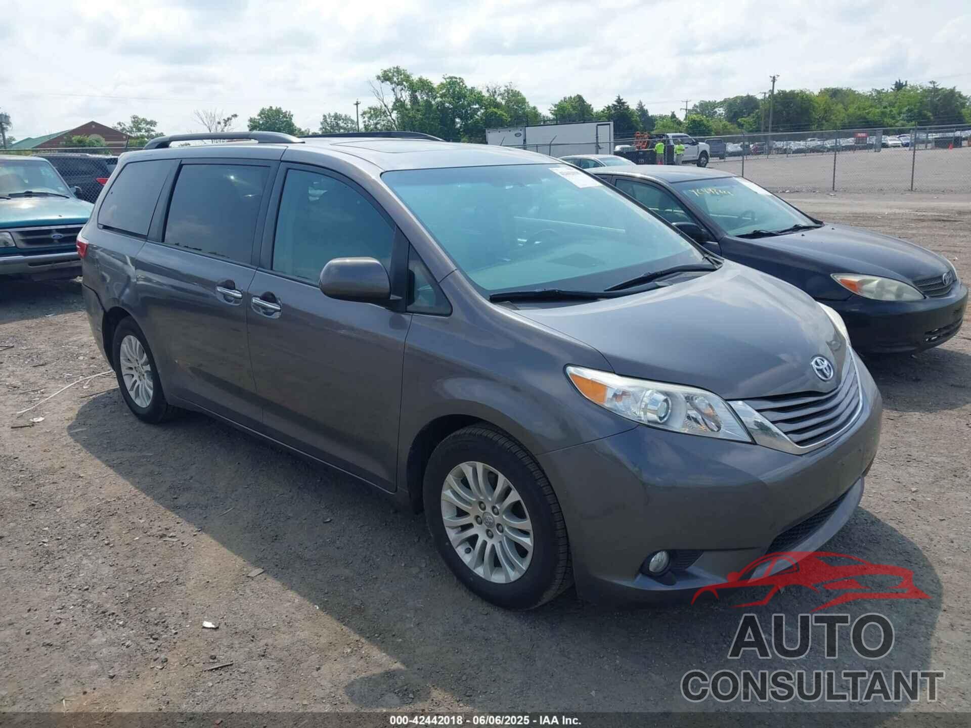 TOYOTA SIENNA 2017 - 5TDYZ3DC1HS767802