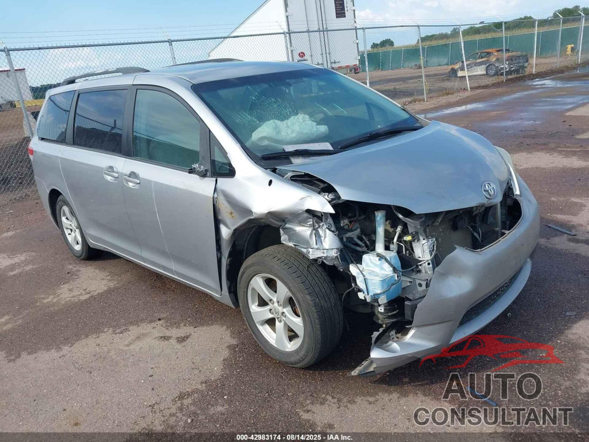 TOYOTA SIENNA 2011 - 5TDKK3DCXBS058562