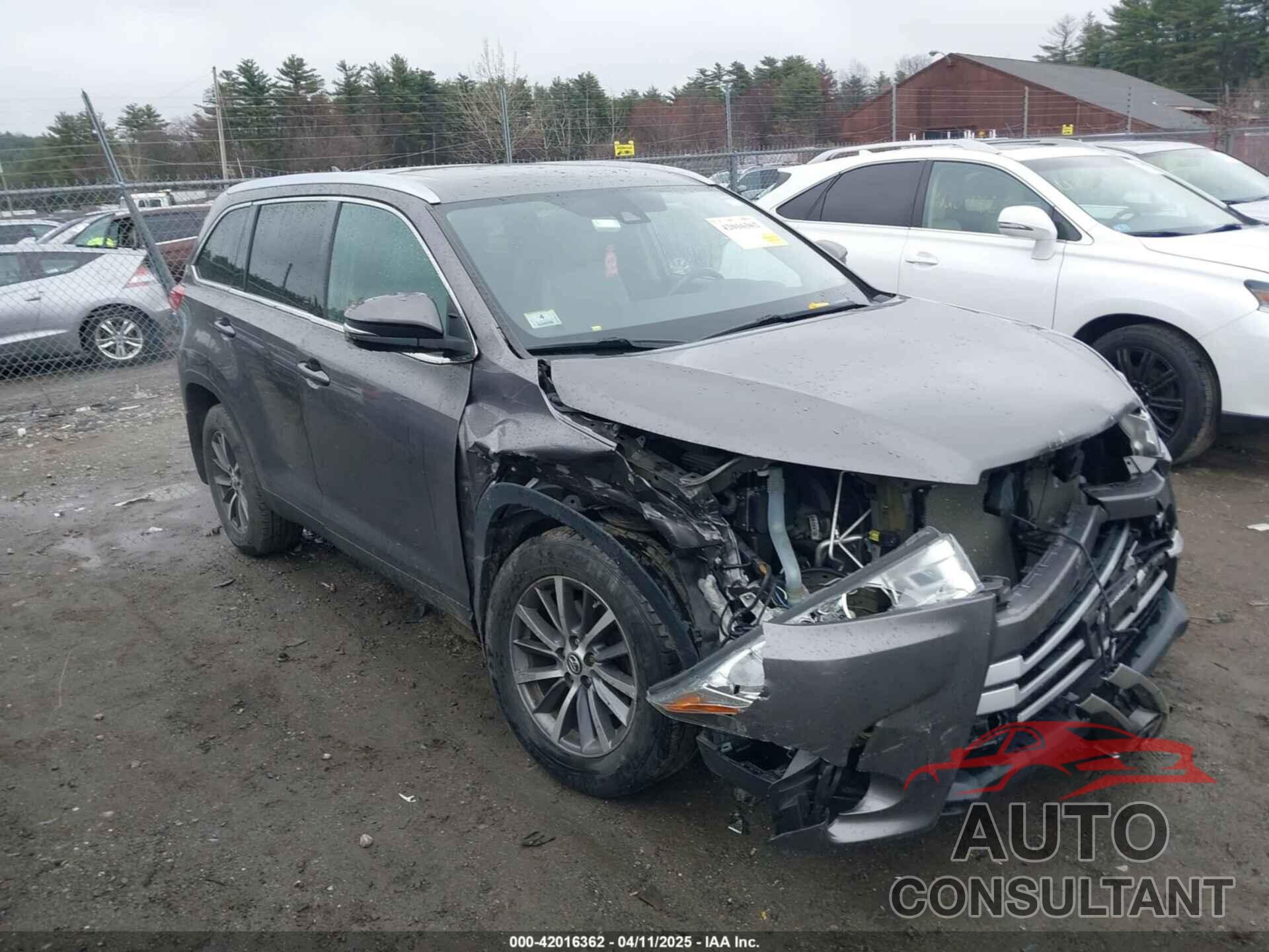 TOYOTA HIGHLANDER 2019 - 5TDJZRFH0KS584881