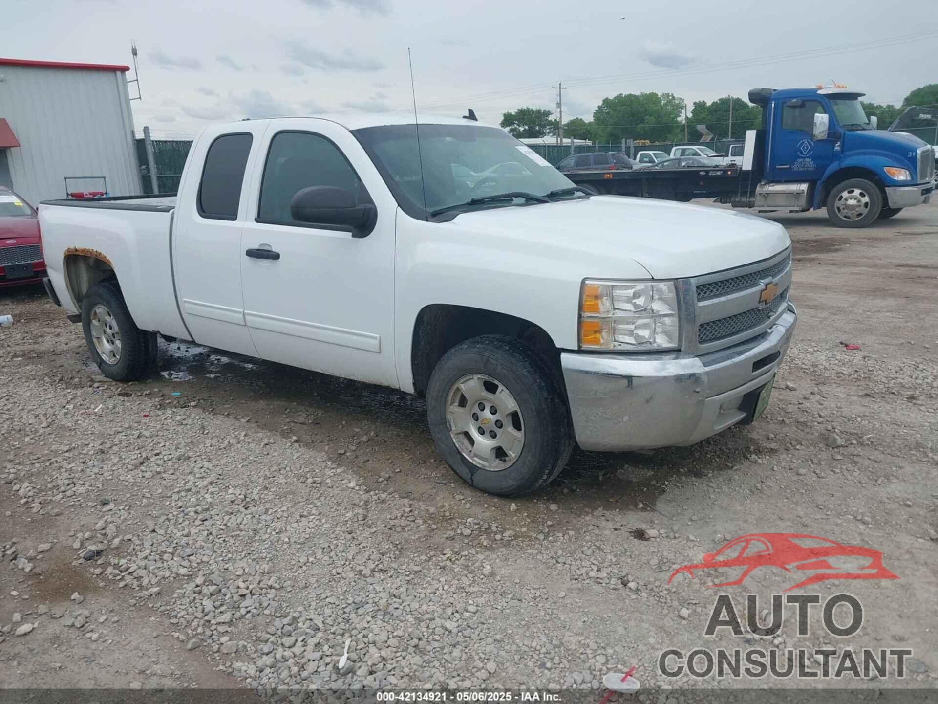 CHEVROLET SILVERADO 1500 2013 - 1GCRCSE06DZ301604