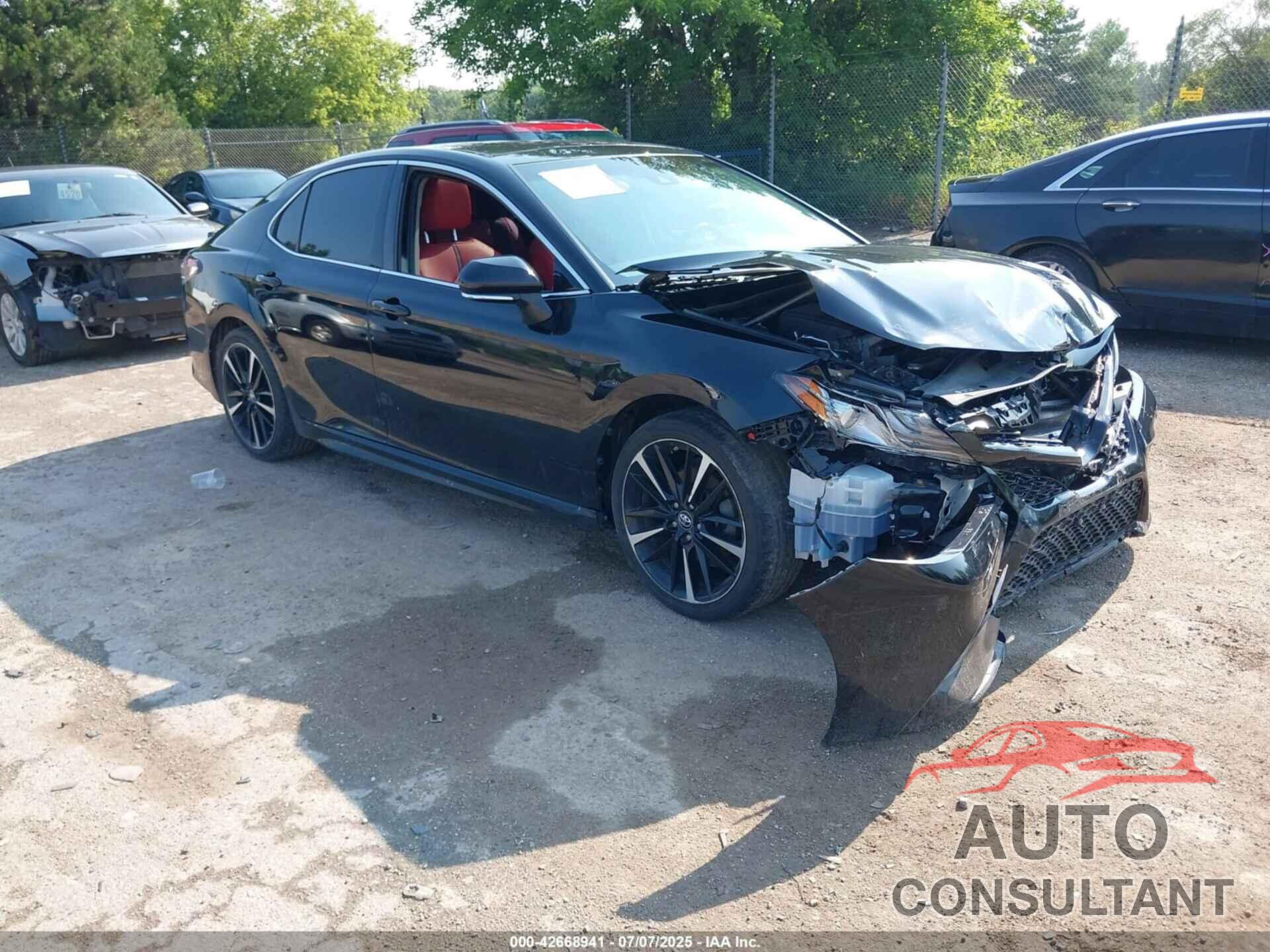 TOYOTA CAMRY 2018 - 4T1B61HK1JU143581