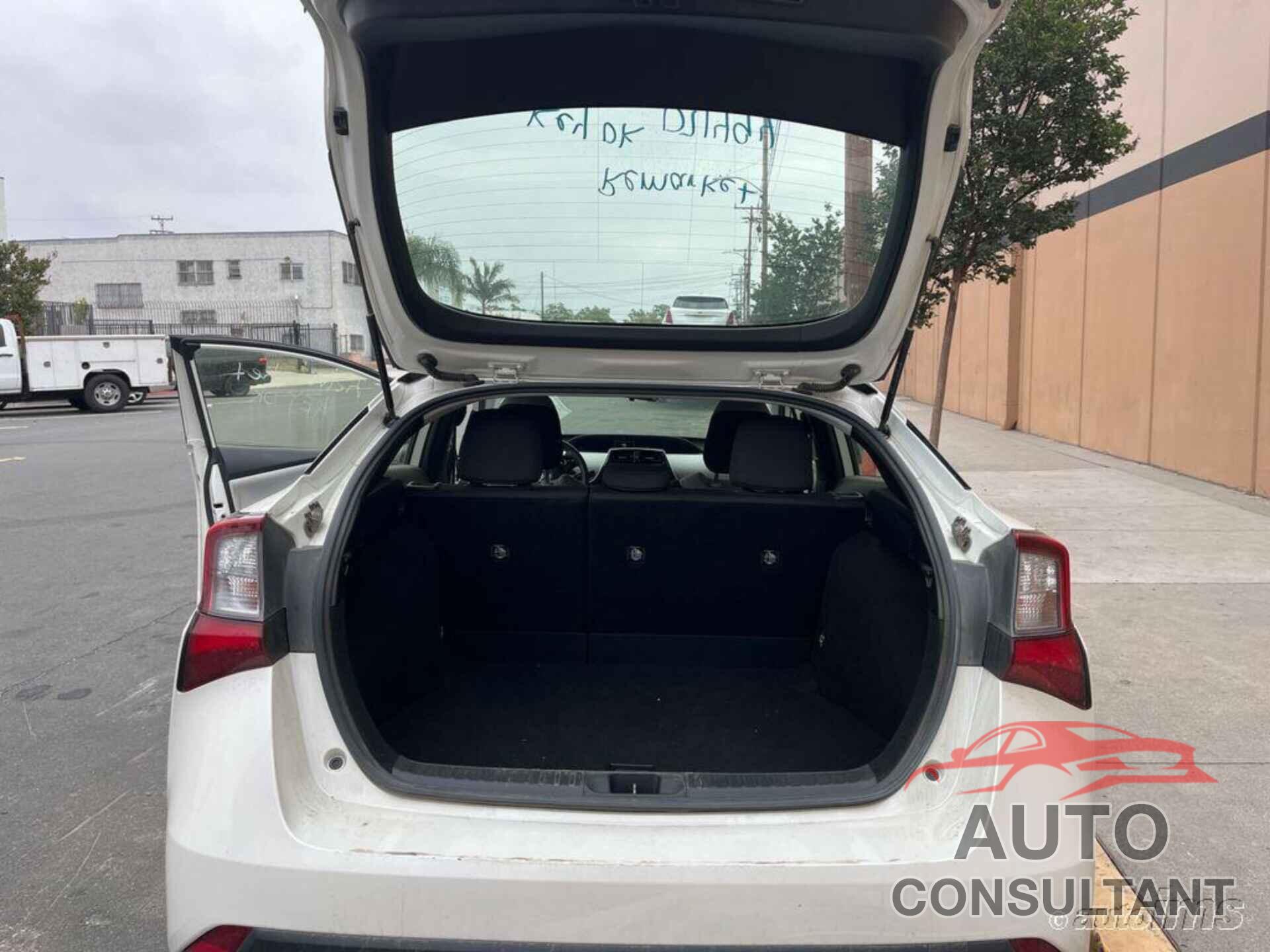 TOYOTA PRIUS 2019 - JTDKARFU0K3071494