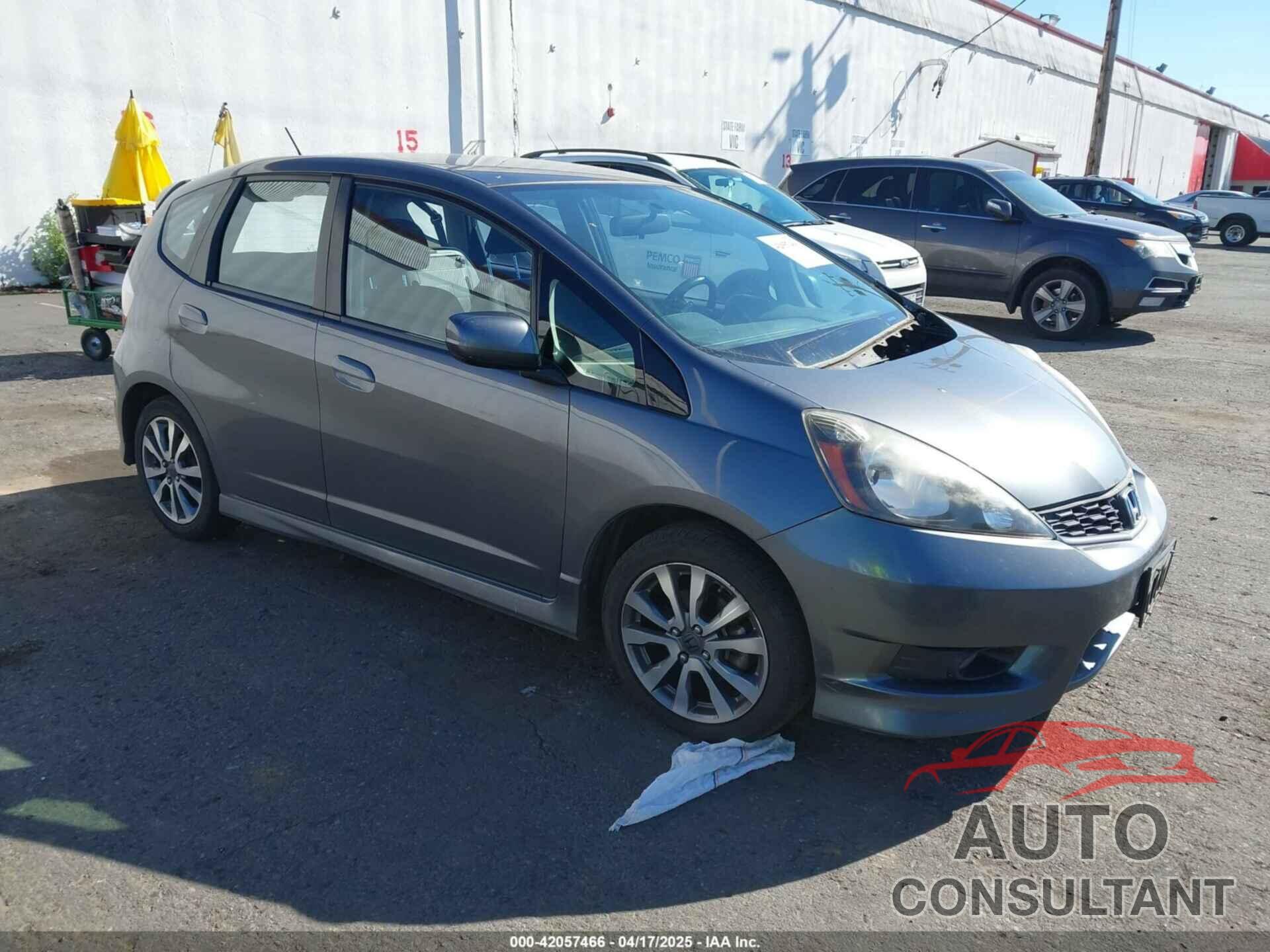 HONDA FIT 2013 - JHMGE8H58DC045219