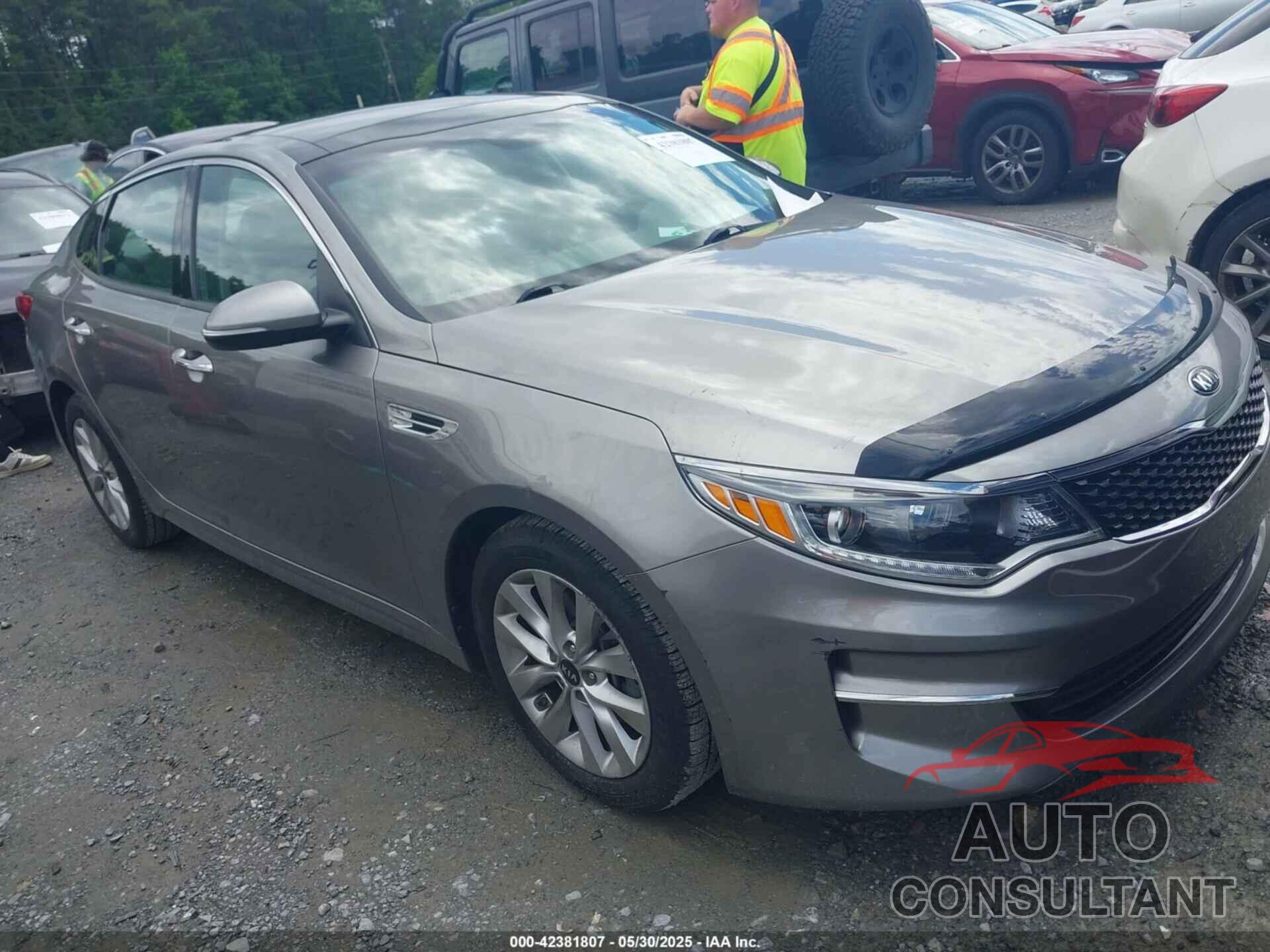 KIA OPTIMA 2018 - 5XXGU4L34JG182155