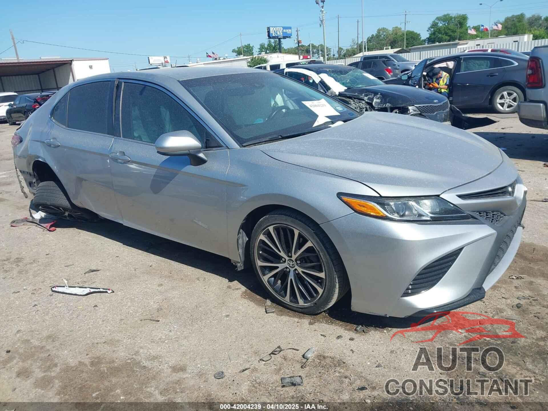 TOYOTA CAMRY 2018 - 4T1B11HK6JU103253