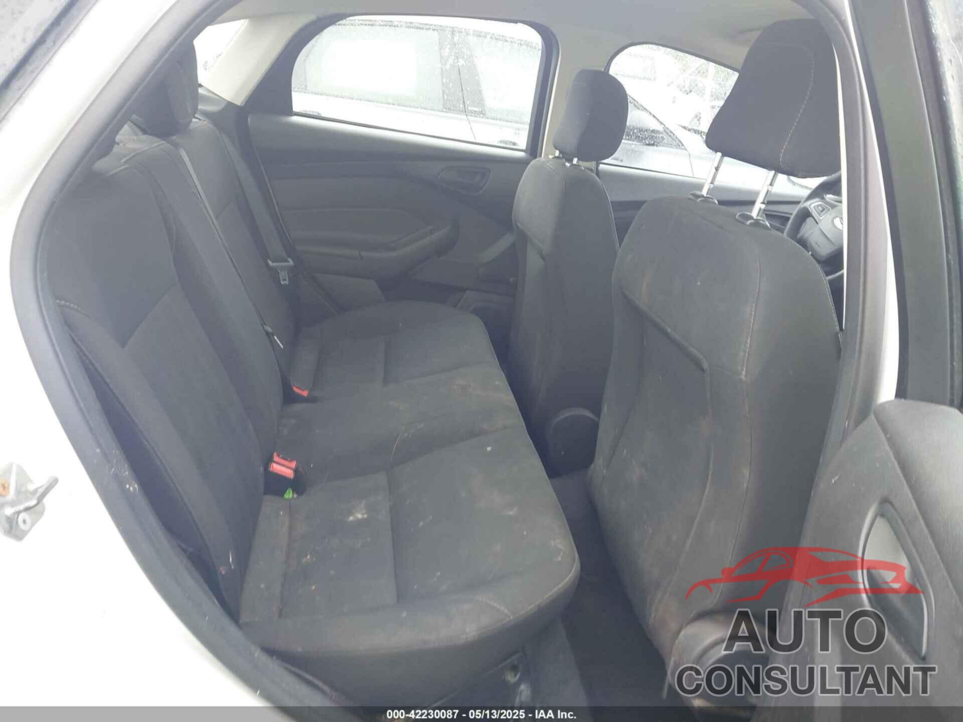 FORD FOCUS 2016 - 1FADP3E24GL386381