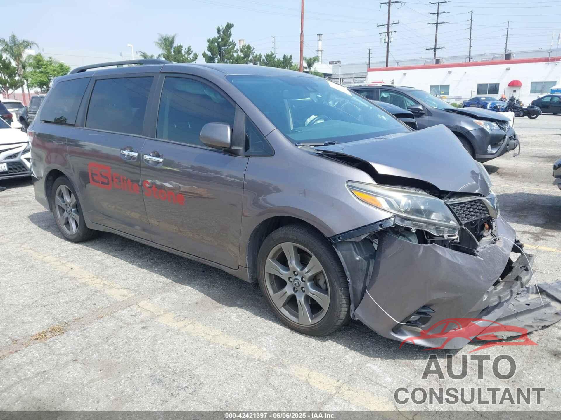 TOYOTA SIENNA 2019 - 5TDXZ3DC2KS992085