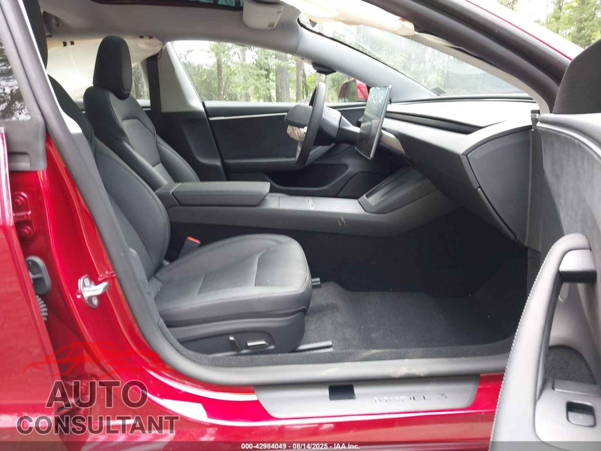 TESLA MODEL 3 2025 - 5YJ3E1EB8SF021410
