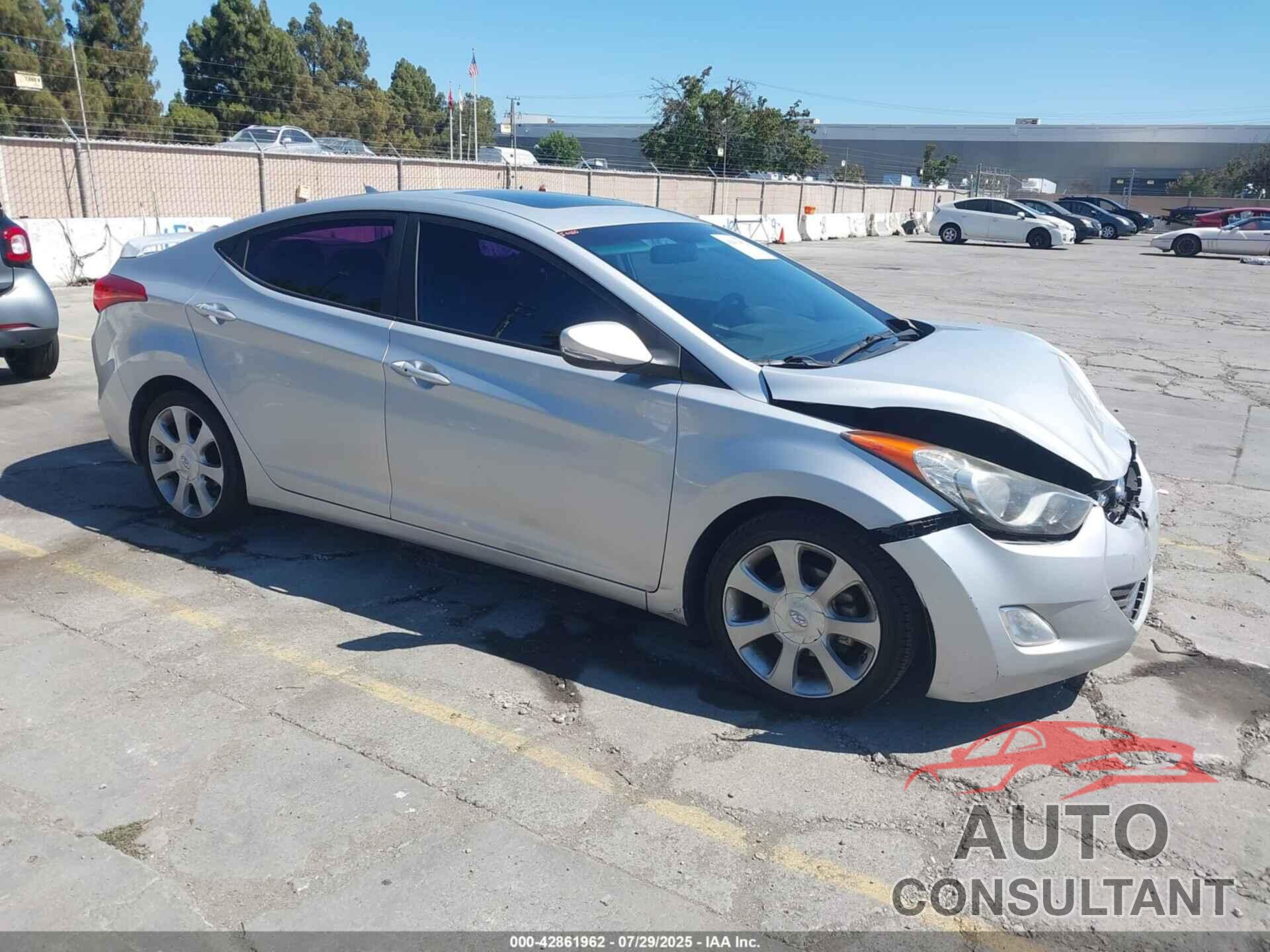 HYUNDAI ELANTRA 2013 - KMHDH4AE8DU765365