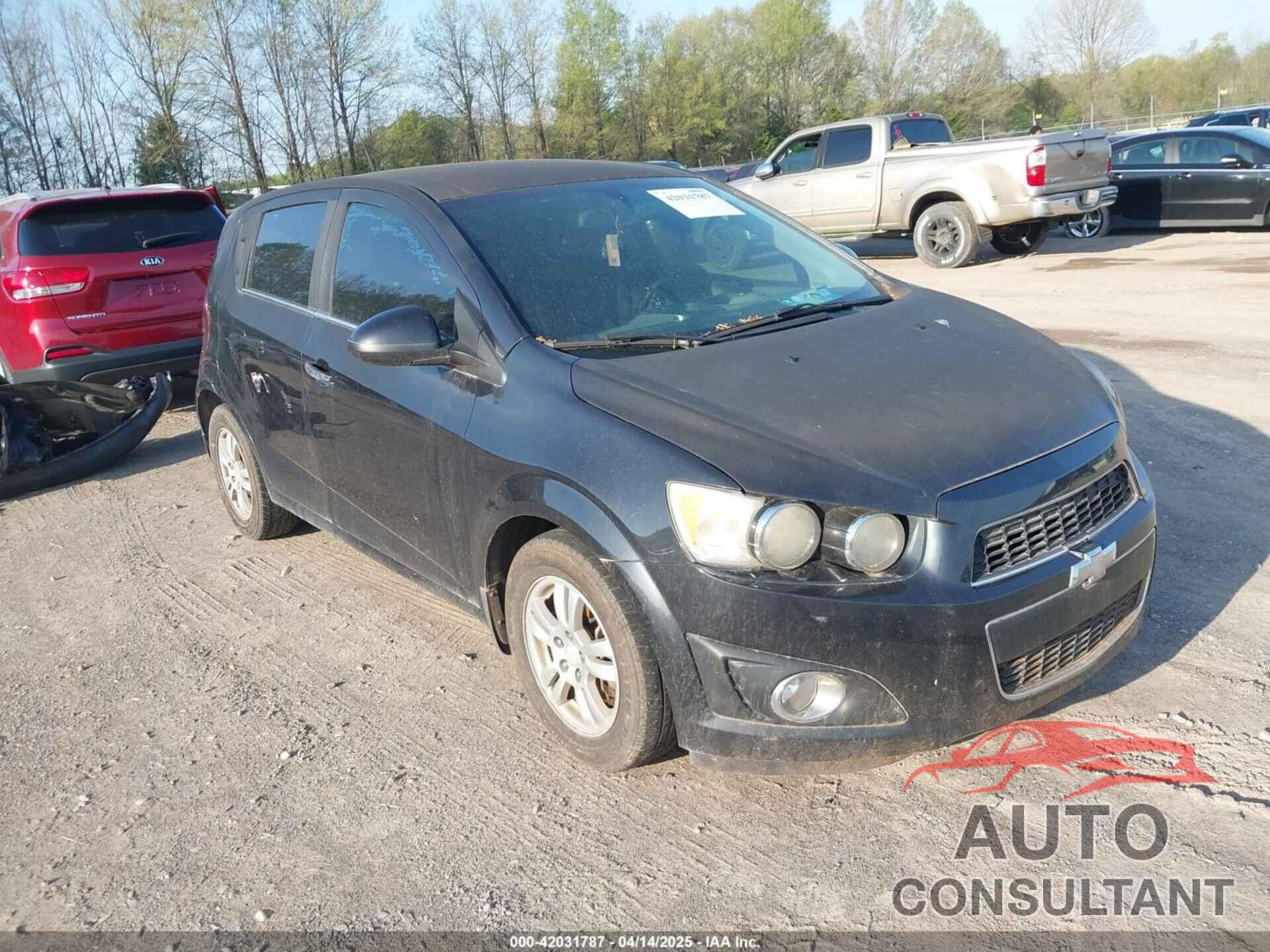 CHEVROLET SONIC 2014 - 1G1JE6SB0E4129601