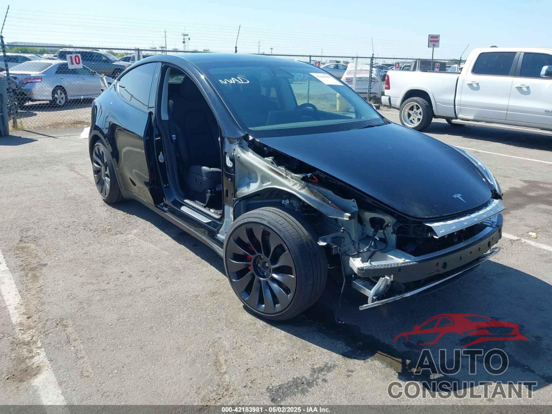 TESLA MODEL Y 2025 - 7SAYGDEF2SF300505
