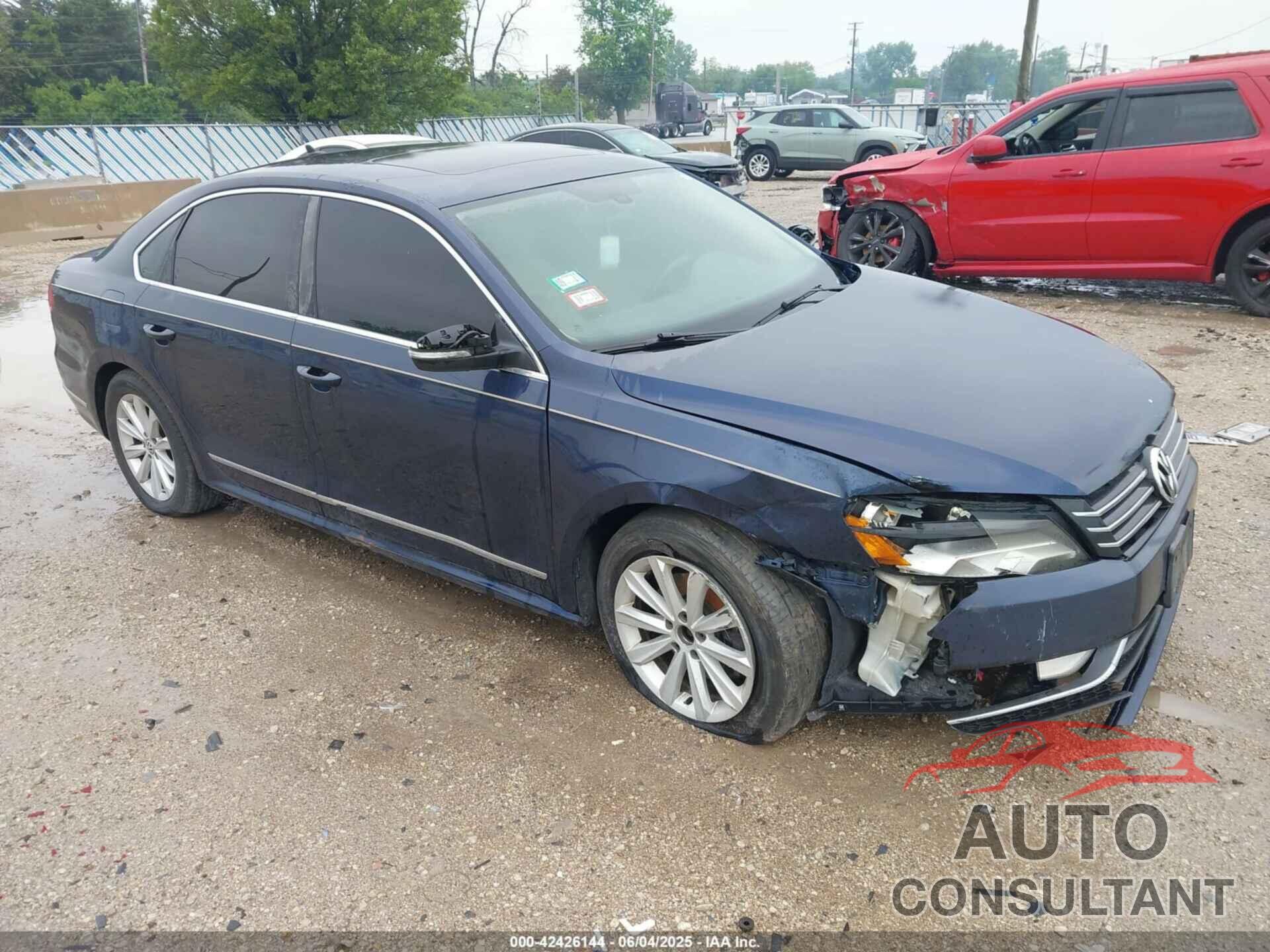 VOLKSWAGEN PASSAT 2013 - 1VWCH7A37DC056381
