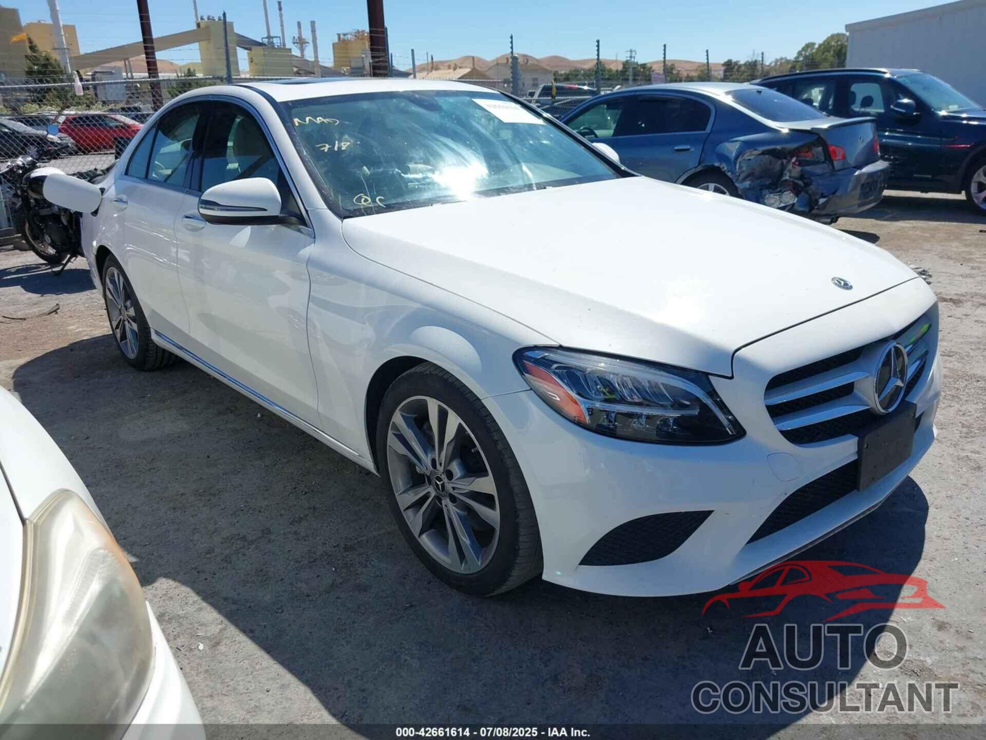 MERCEDES-BENZ C 300 2019 - 55SWF8DB7KU297189