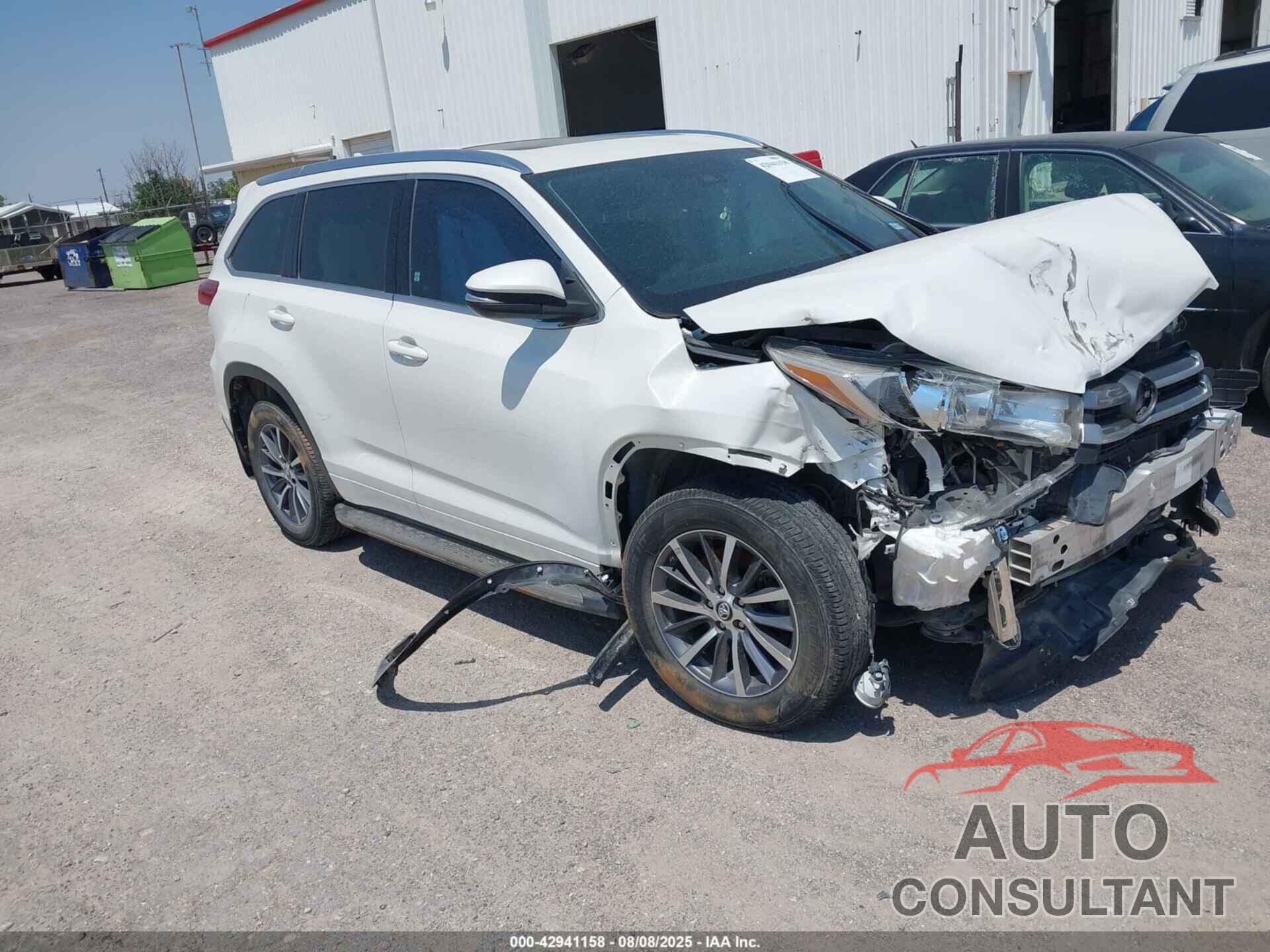TOYOTA HIGHLANDER 2018 - 5TDKZRFH0JS548756