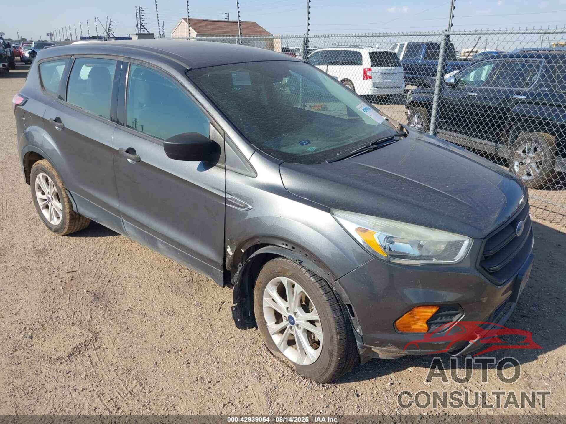 FORD ESCAPE 2017 - 1FMCU0F78HUC00761