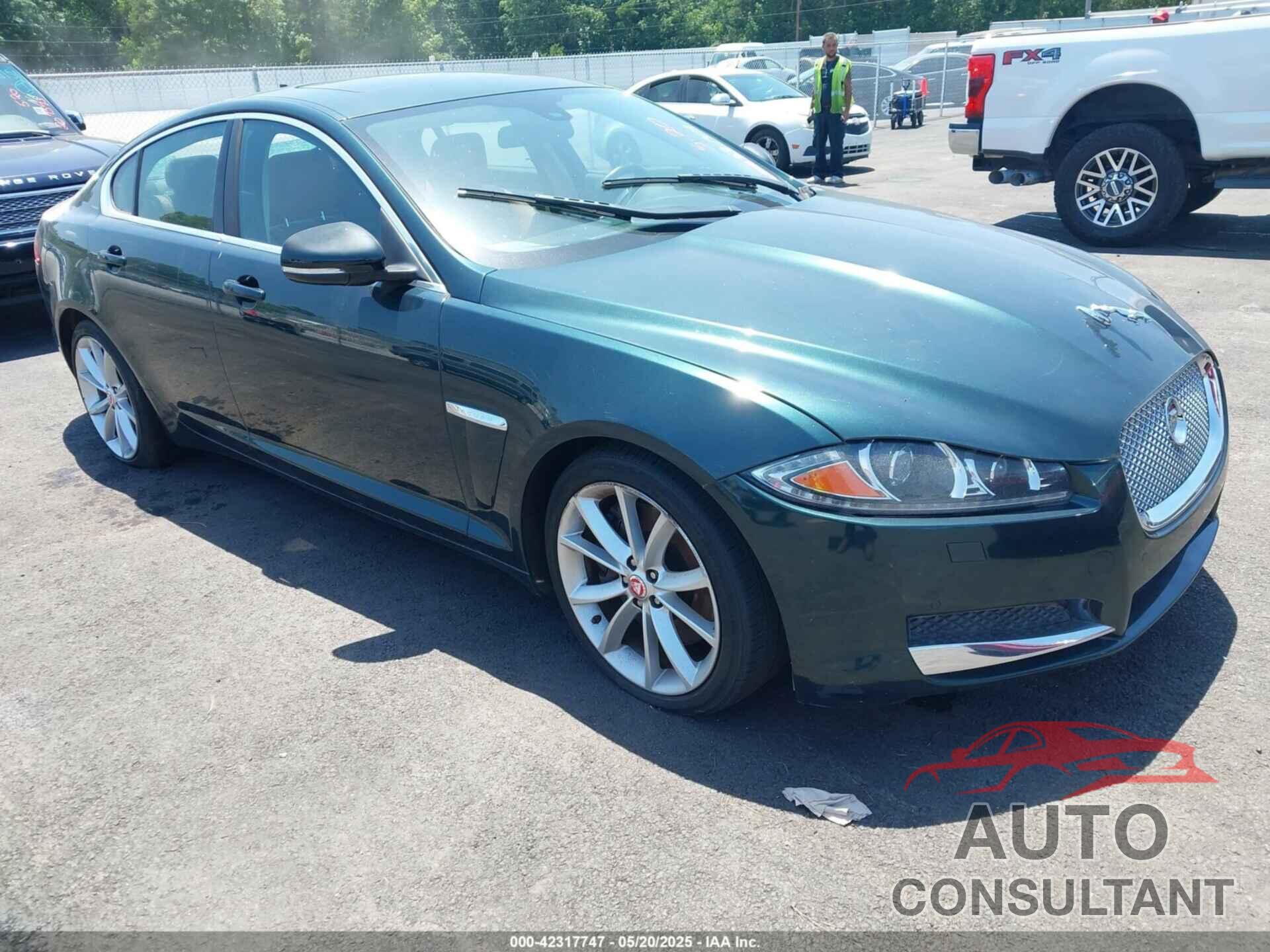 JAGUAR XF 2015 - SAJWA0F72F8U66553