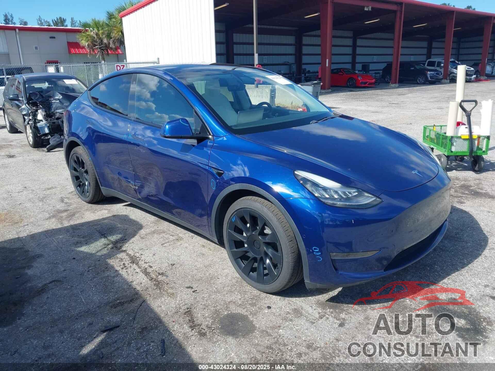 TESLA MODEL Y 2021 - 5YJYGDEE7MF069141