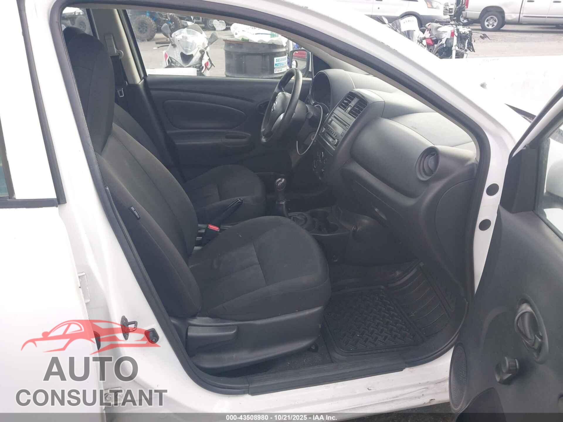 NISSAN VERSA 2017 - 3N1CN7AP3HL811666