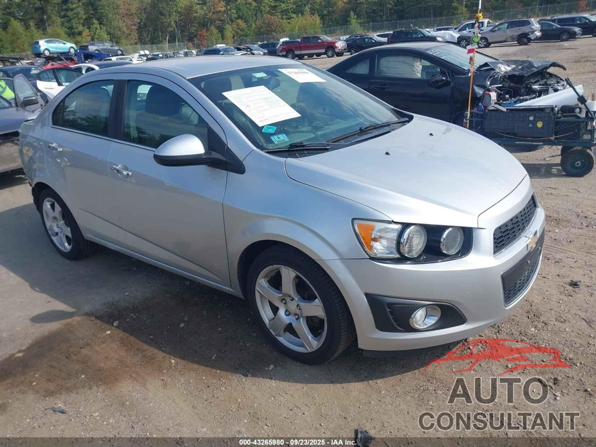 CHEVROLET SONIC 2015 - 1G1JE5SB5F4208001