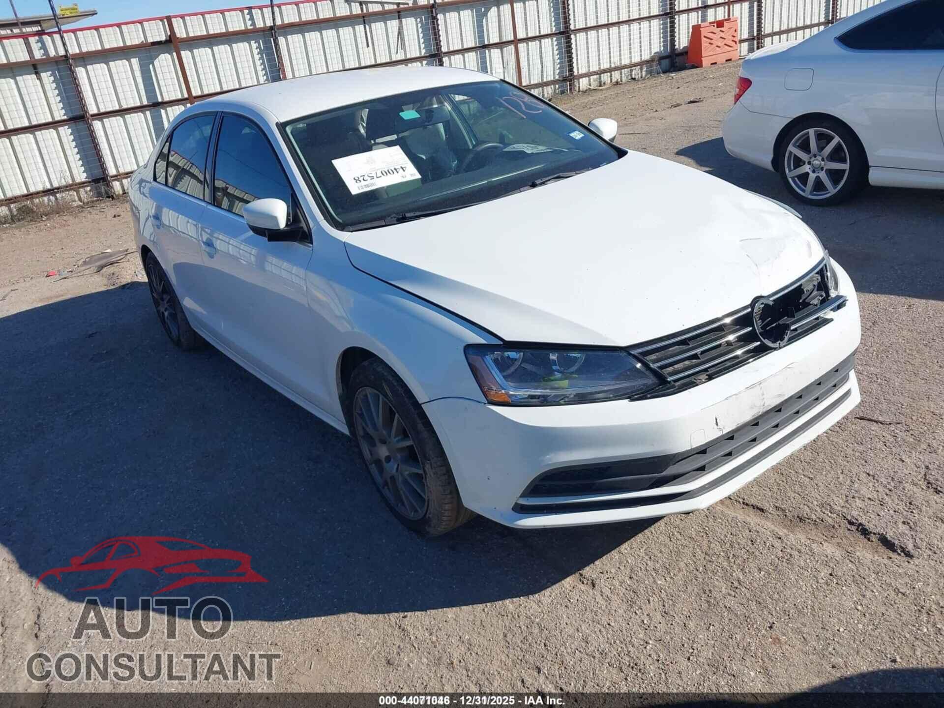 VOLKSWAGEN JETTA 2017 - 3VW2B7AJXHM350986