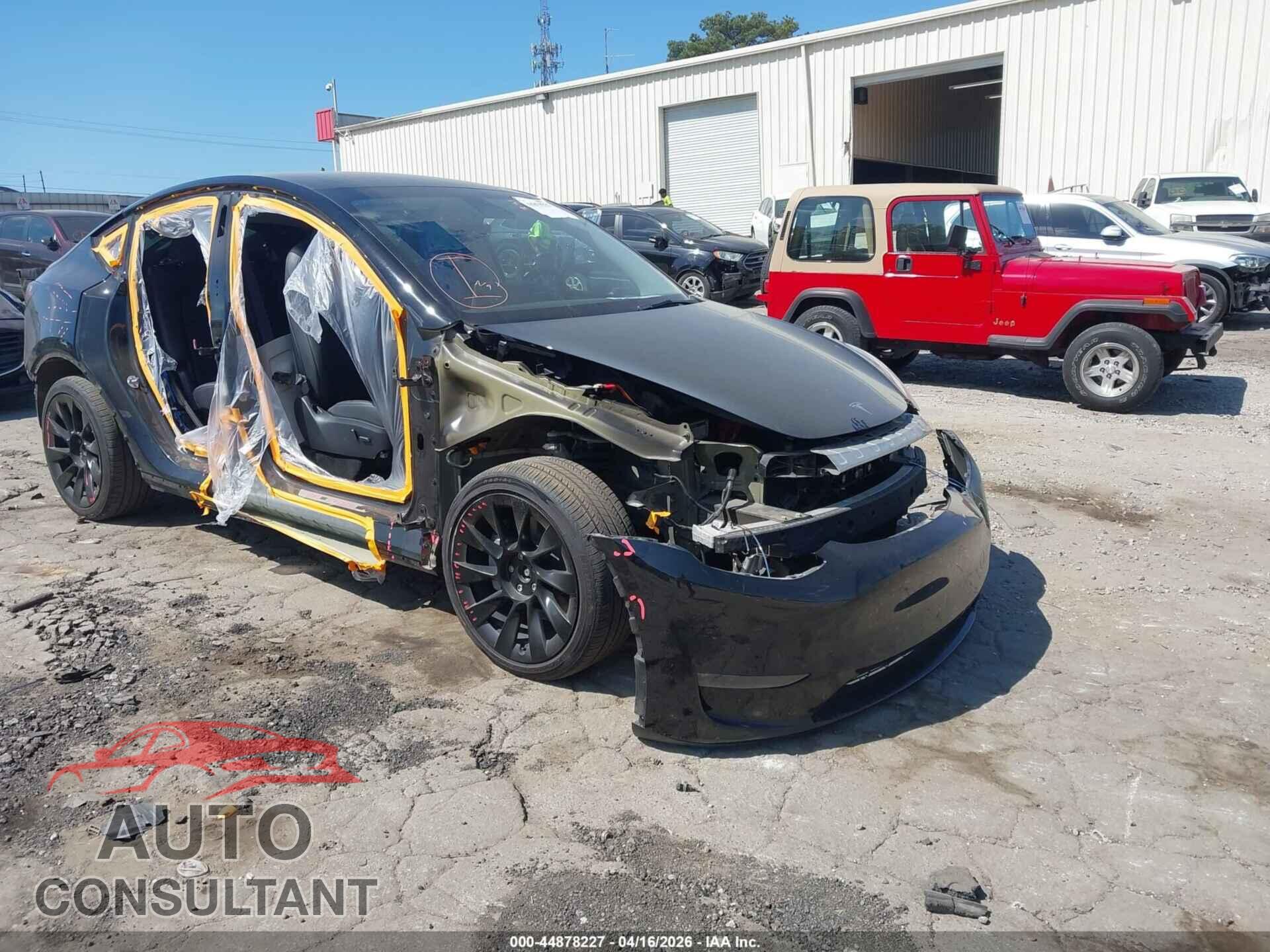 TESLA MODEL Y 2023 - 7SAYGDEE0PA116319